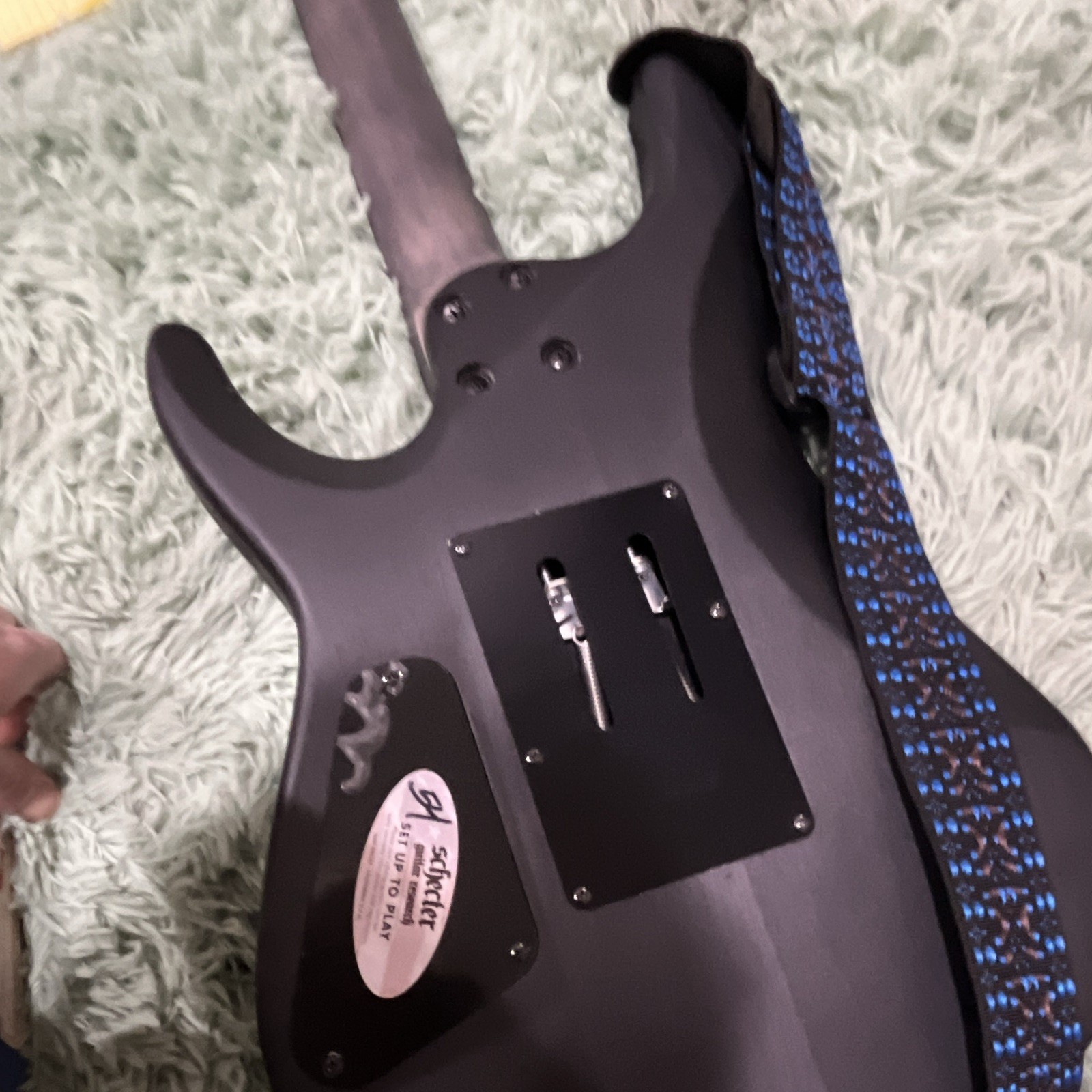 Metal Heads!! Schecter Omen Elite-6-Mint-Diamond Series – Floyd Black/Blue Burst