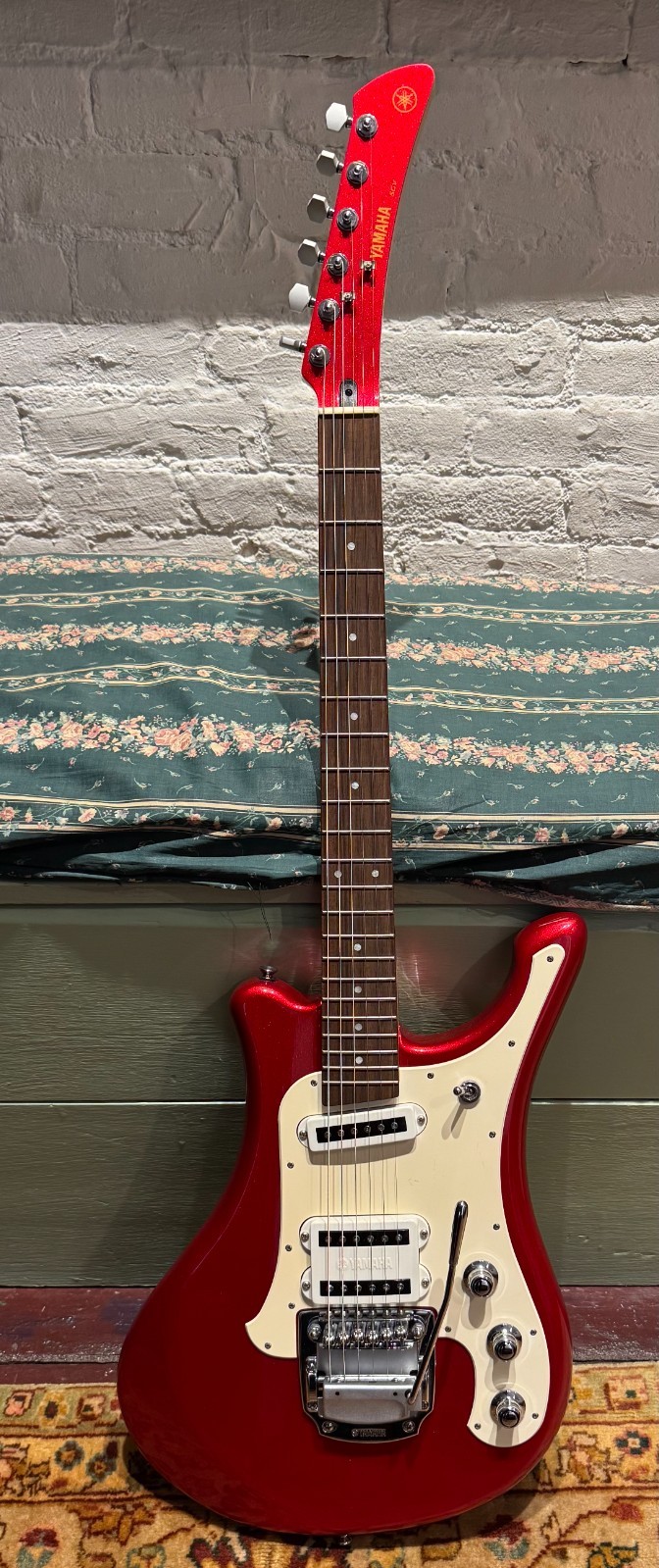 Yamaha SGV 300 Unique/Rare Electric Solid Body Guitar MInt Condition