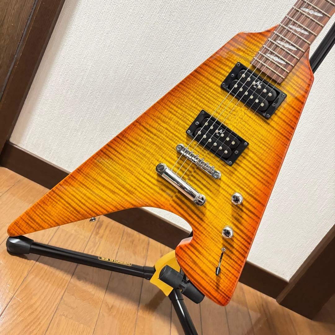Electric Guitar Lyon by Washburn Flying V 2005 Sunburst HH Made in Korea