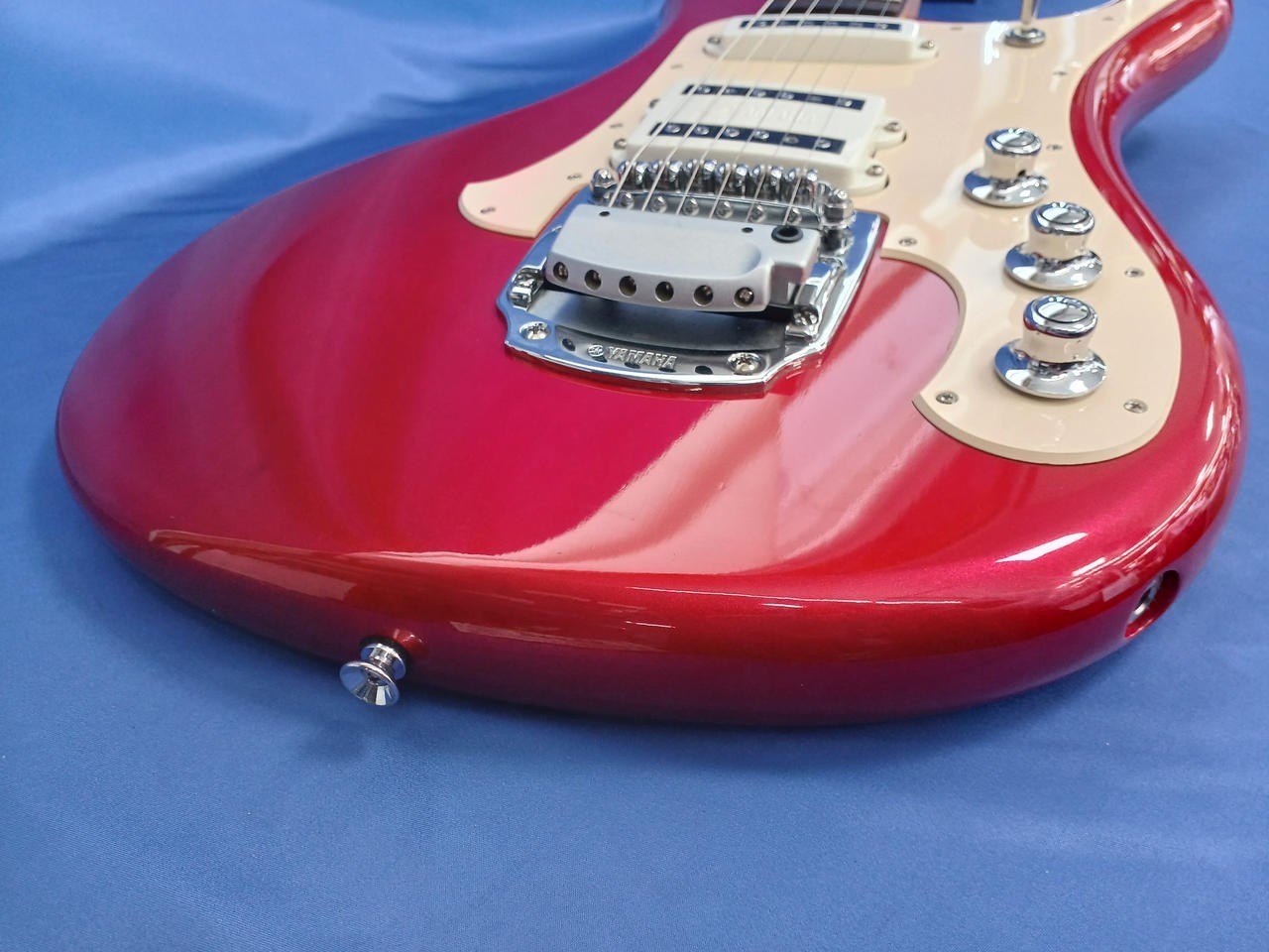 [YAMAHA] SGV-300 Used Alder body Maple neck Rosewood fingerboard Red Gig case
