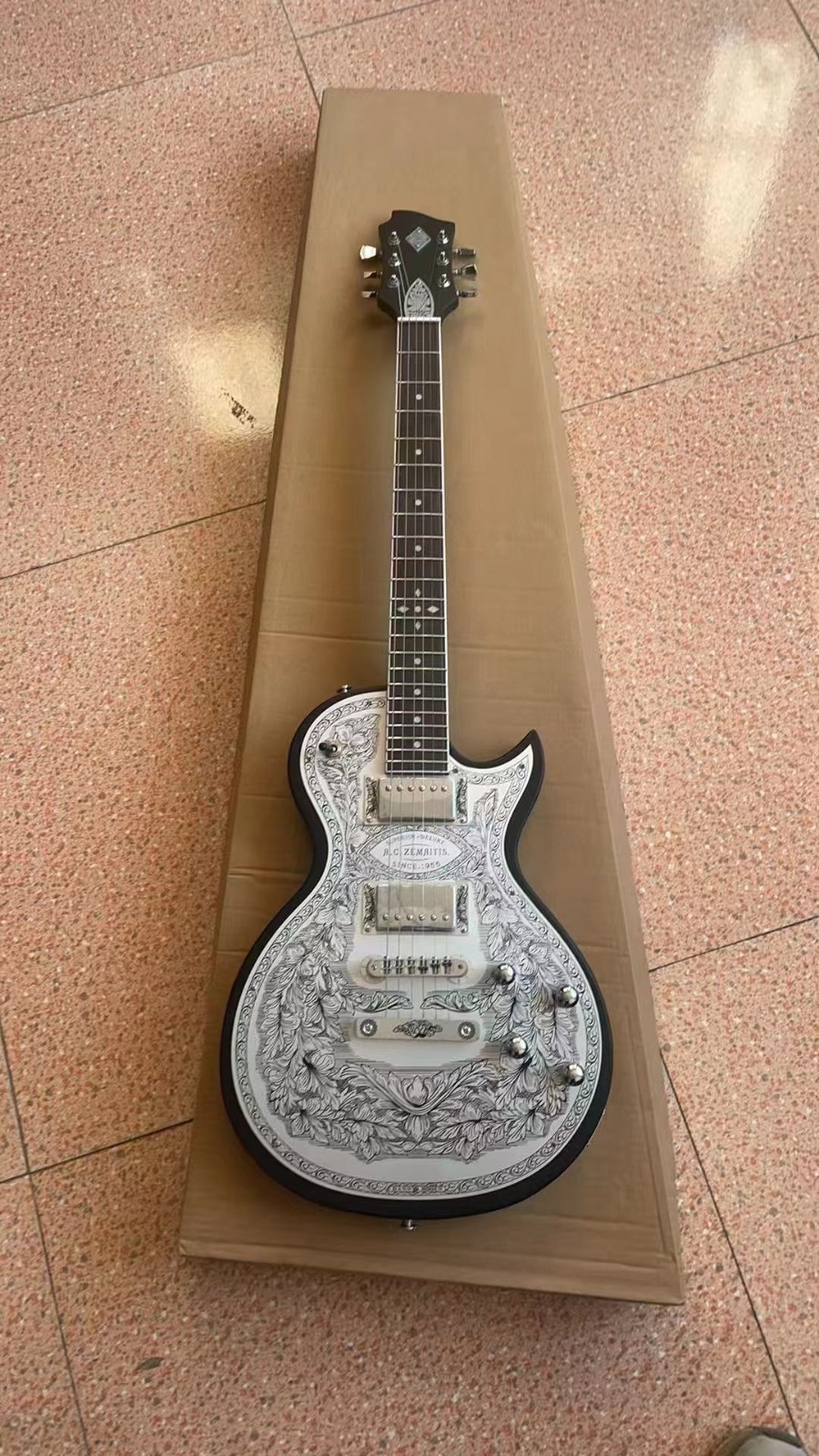Super Carve Top Electric Guitar Rare Market Rosewood