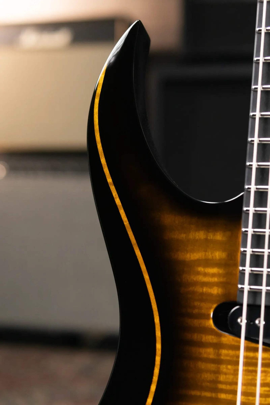 Schecter Custom Shop Sunset Extreme 7-String Electric Guitar – 2-Tone Sunburst F