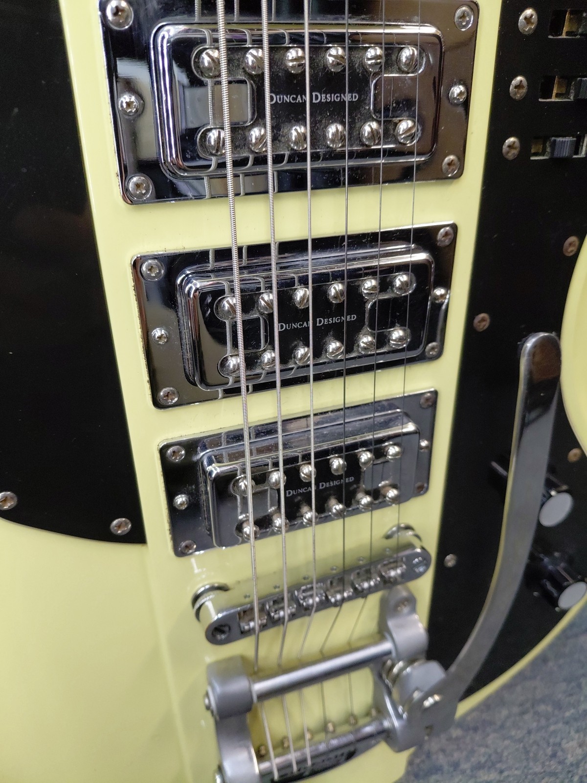 Schecter Diamond Series Ultra III Guitar Light Yellow -FREE SHIPPING