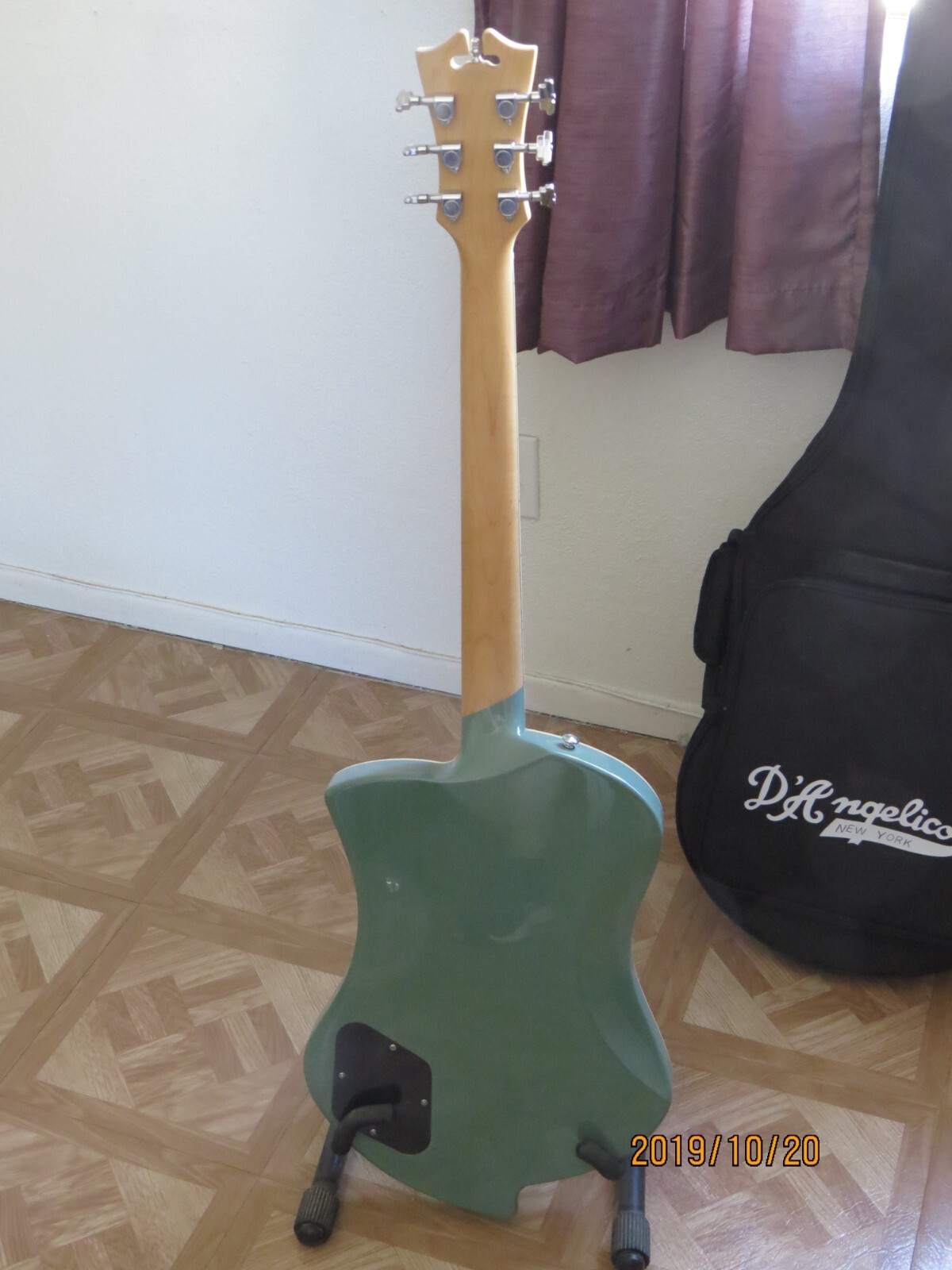 D’Angelico Premier Series Ludlow Electric Guitar with Stopbar Tailpiece softcase