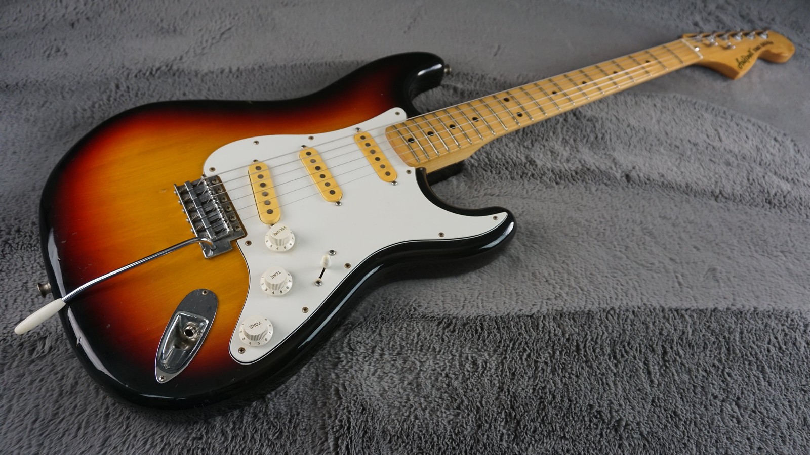 Aria Pro II Stagecaster – Sunburst 1970s Japan w/ Hard Case