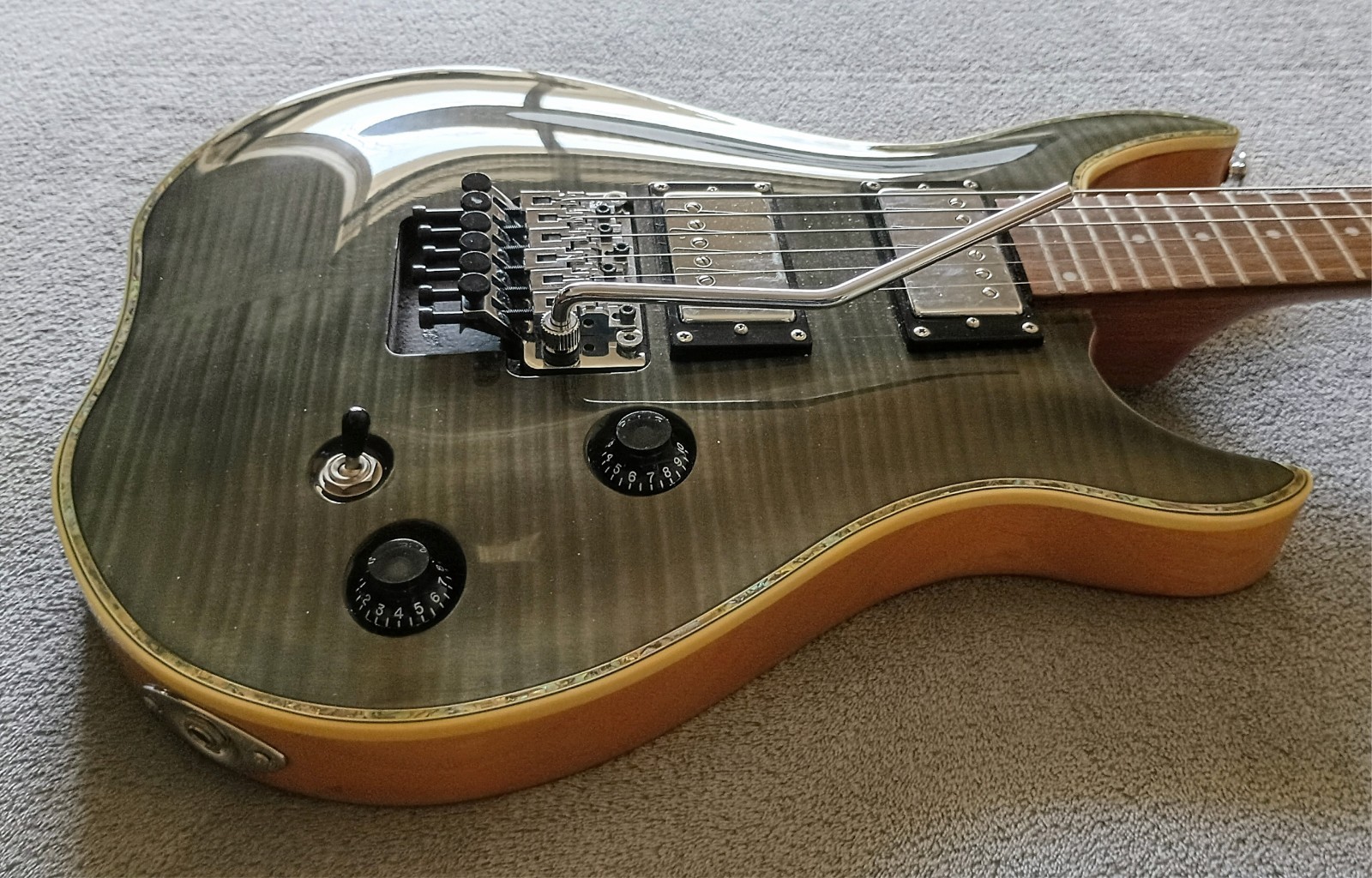 Agile Hawker Elite Guitar (Korea) Mahogany/Carved Flame Maple /Abalone ~ FR