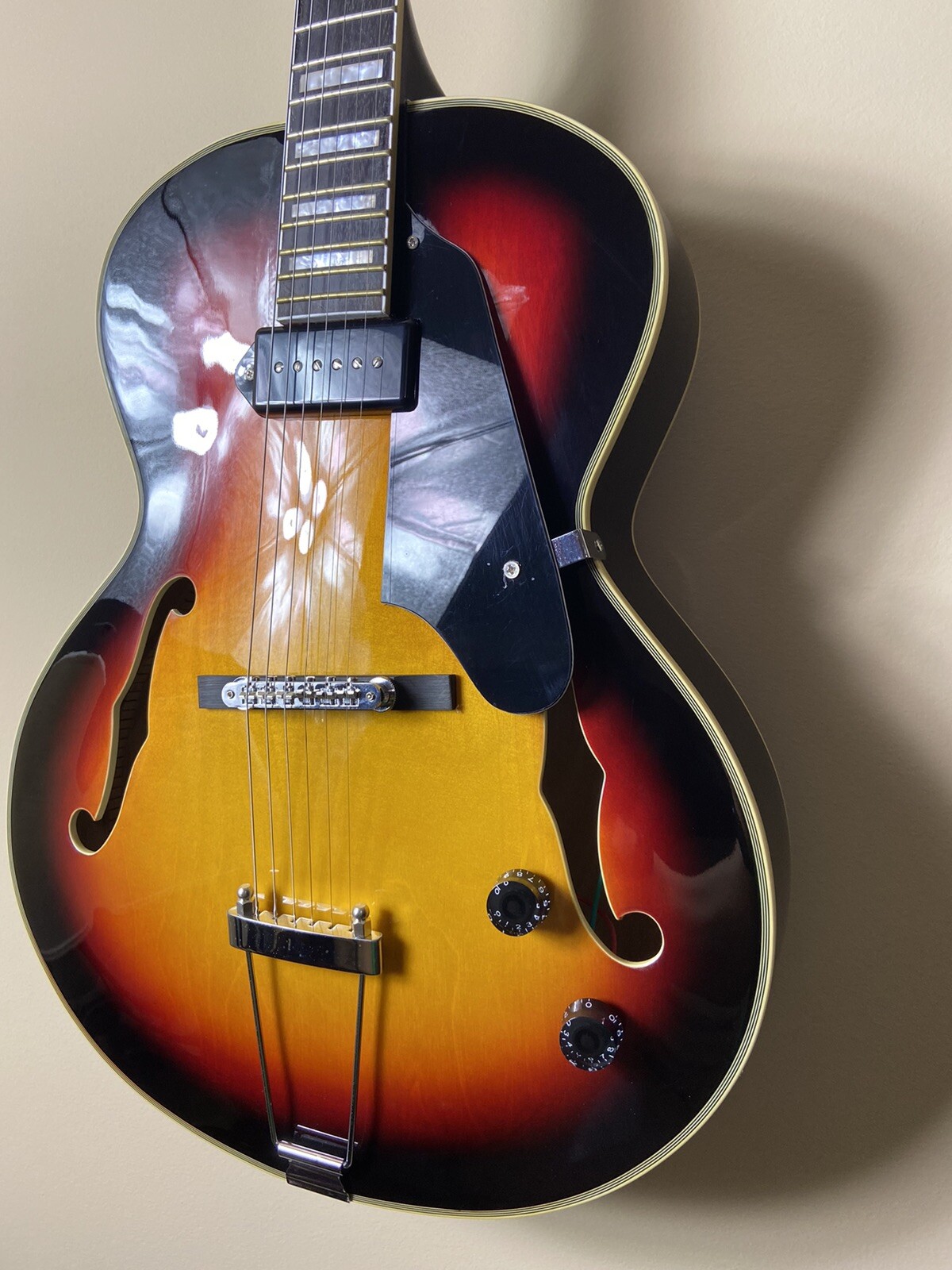 Electric Guitar Vilches Guitars Sunburst Yellow Trapeze Bridge SemiH w/Hardcase