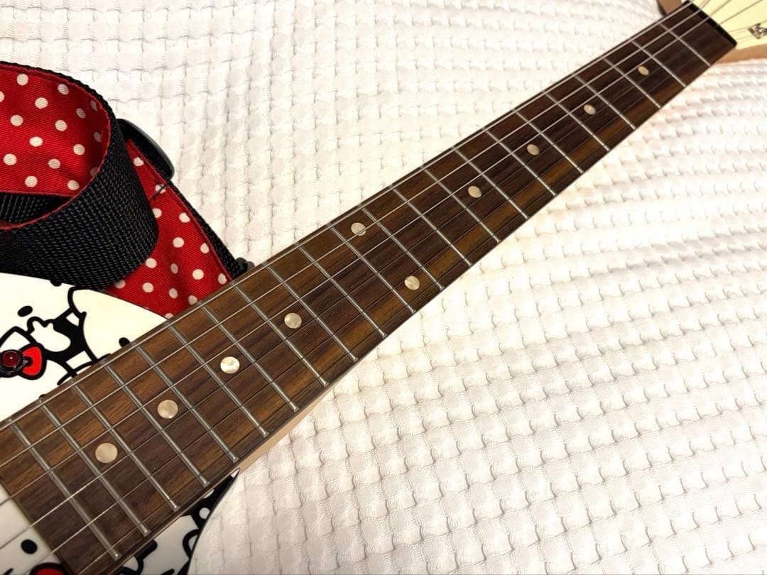 FERNANDES ZO-3 Hello Kitty White Sanrio Built-in Amp Guitar Japan