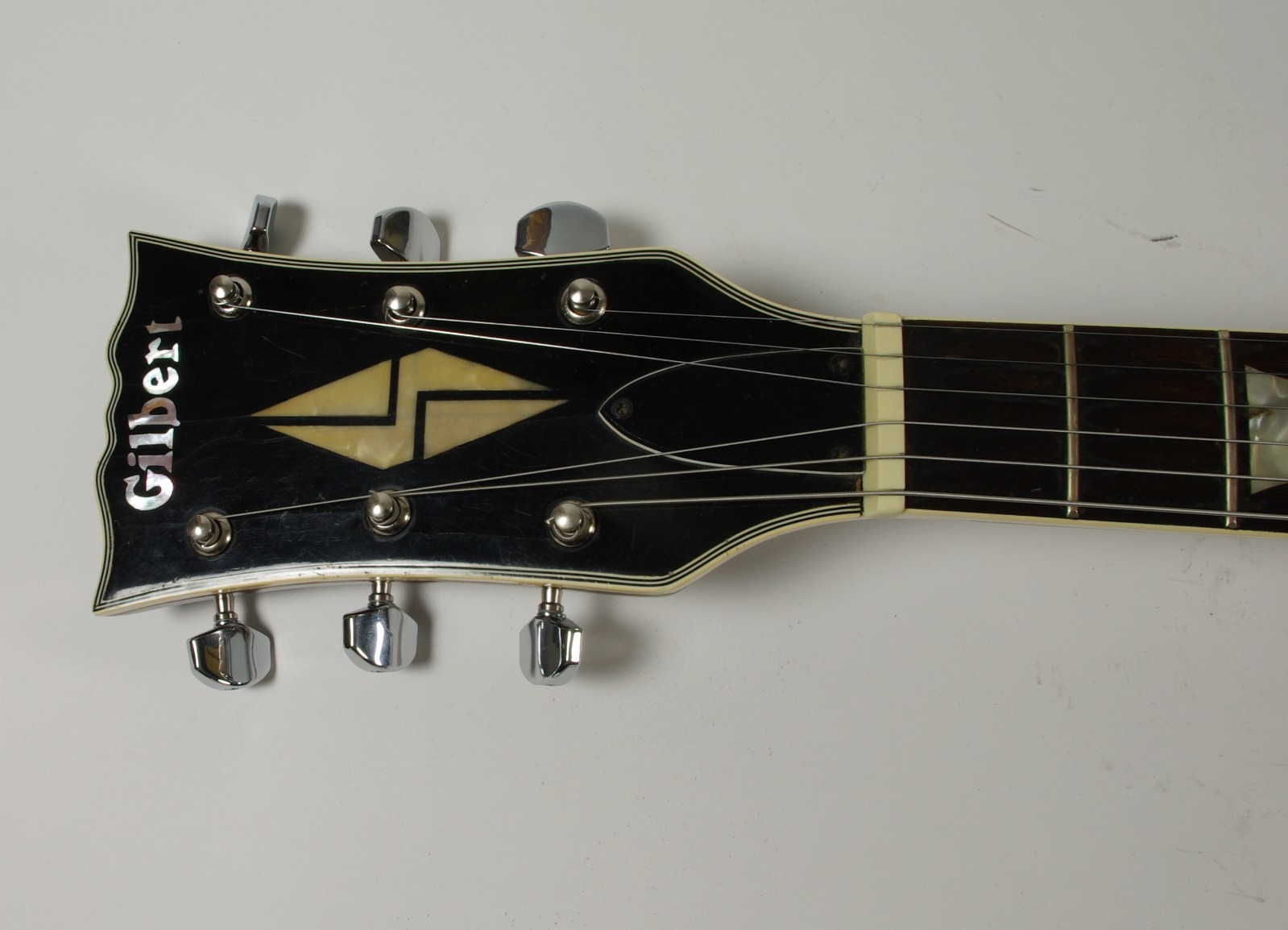 Gilbert 1970’s Les Paul Copy Guitar MIJ Rare Lawsuit-Era with new hardshell case