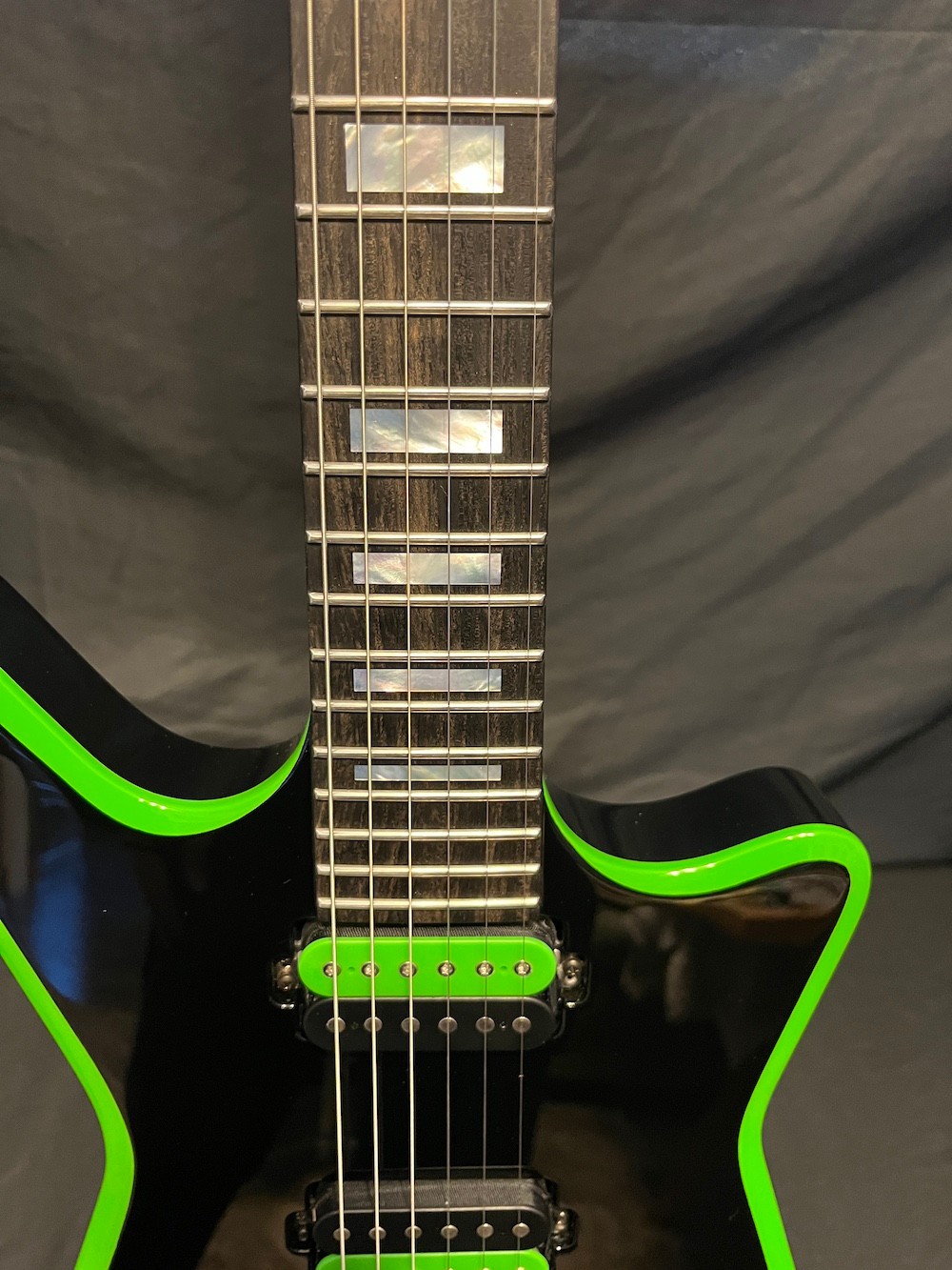 2025 Kiesel V220 Guitar Black W/Racing Green Bevels W/OHSC-MINT!