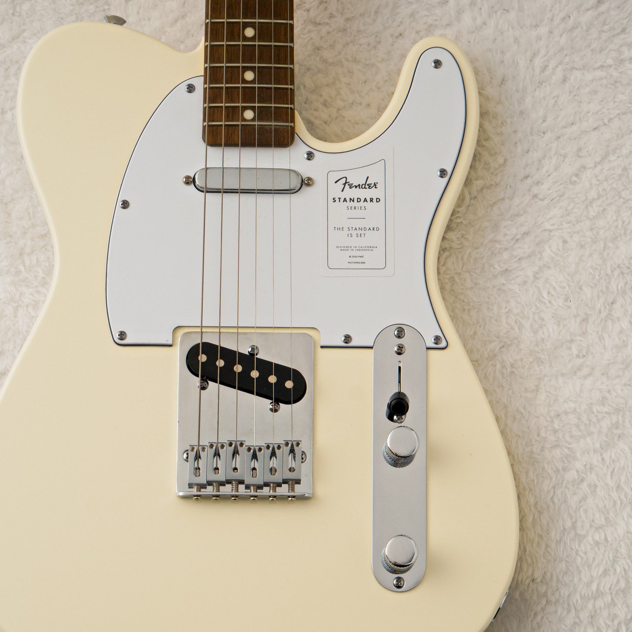 Fender Standard Telecaster OWT (Recommended for Beginners) ISFI25000714 3.83kg