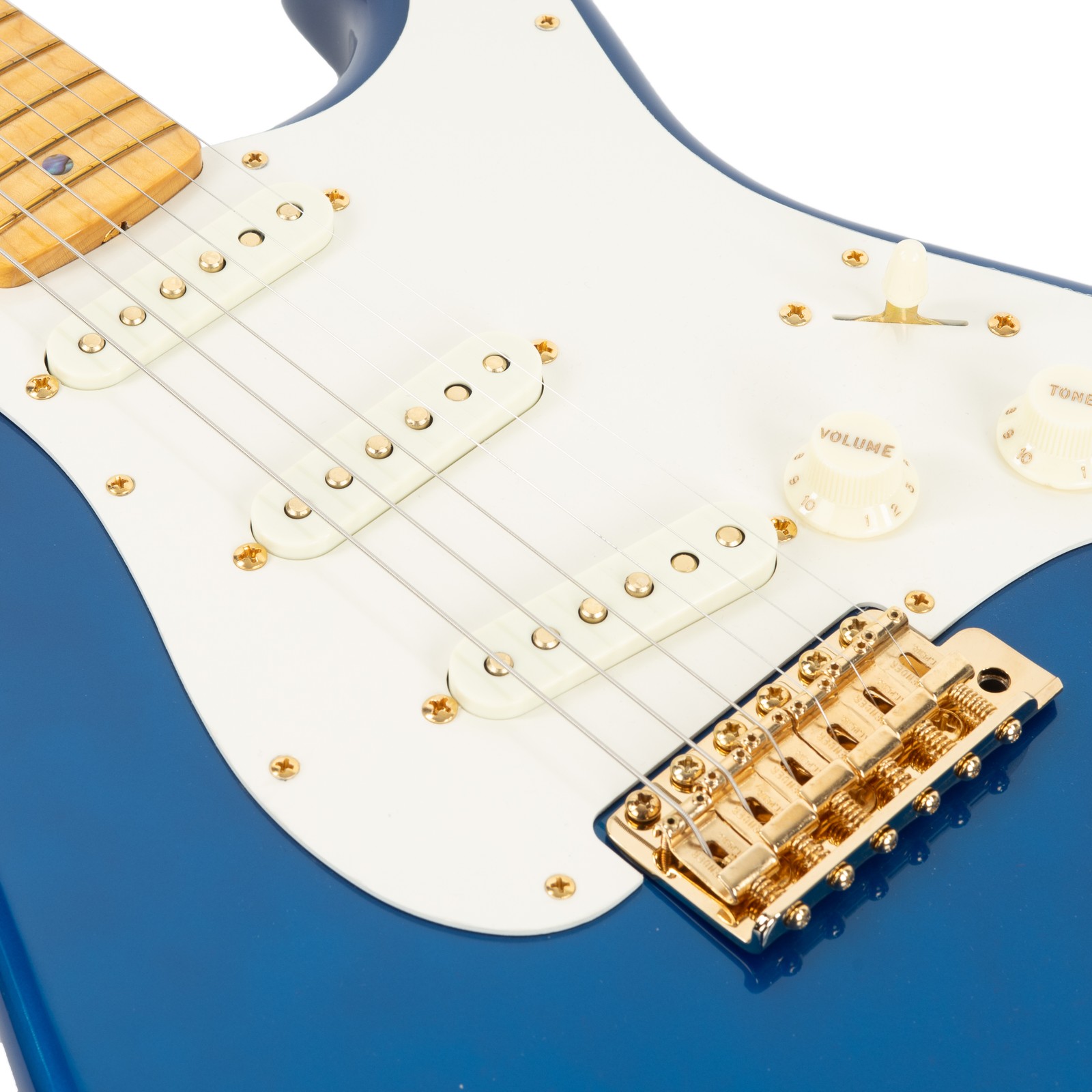 Fender 70th Anniversary Strat – Aged Bright Sapphire Metallic