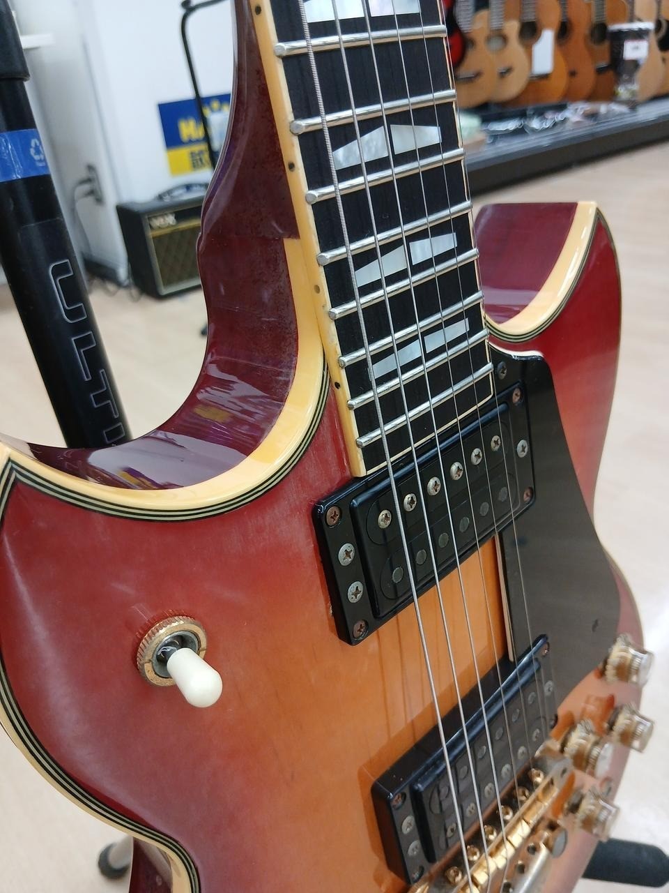 YAMAHA SG1000 Cherry Sunburst Gold Hardware Made in Japan 1979 Vintage E.Guitar