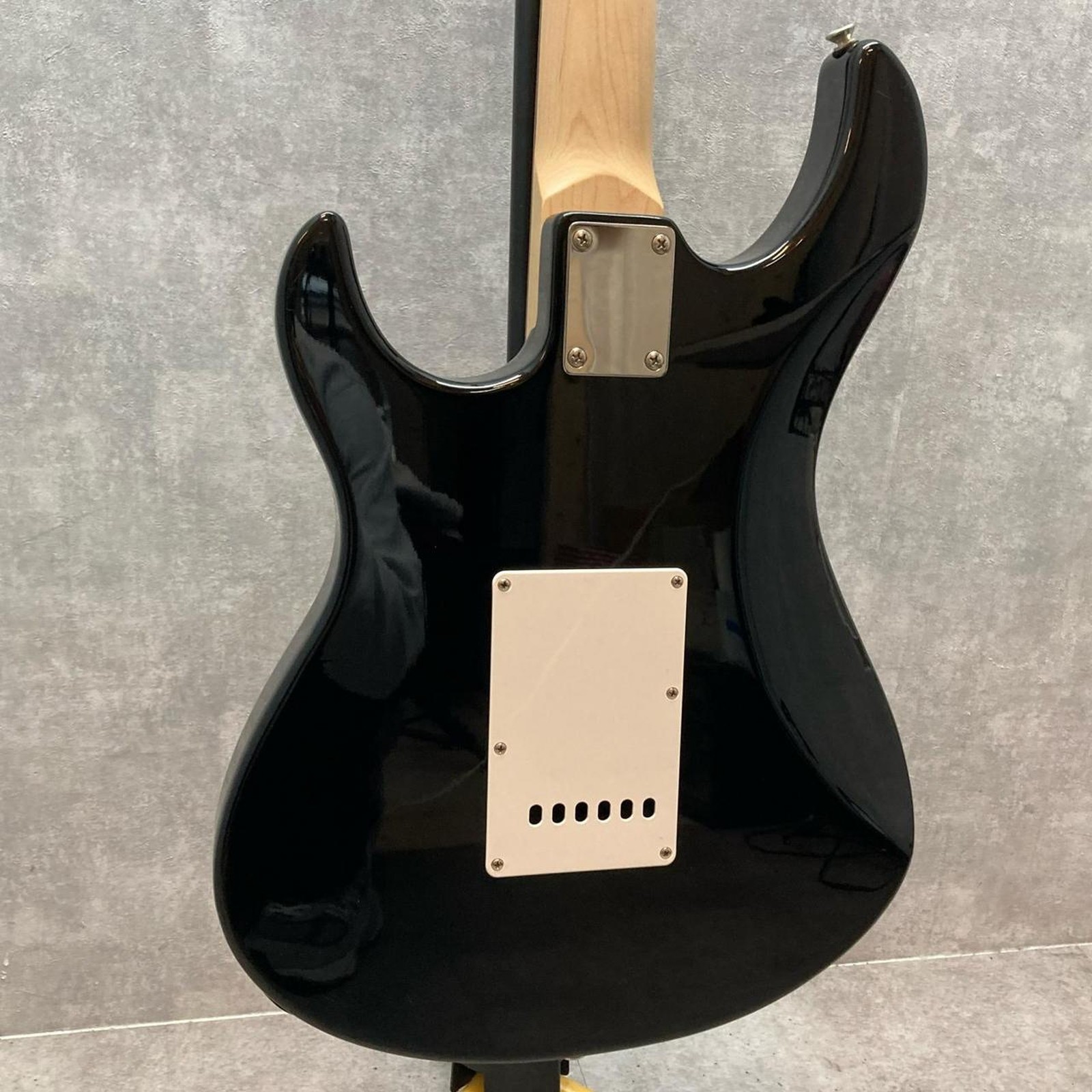 YAMAHA PAC012 Used Agathis Body Maple Neck Rosewood Fingerboard Black