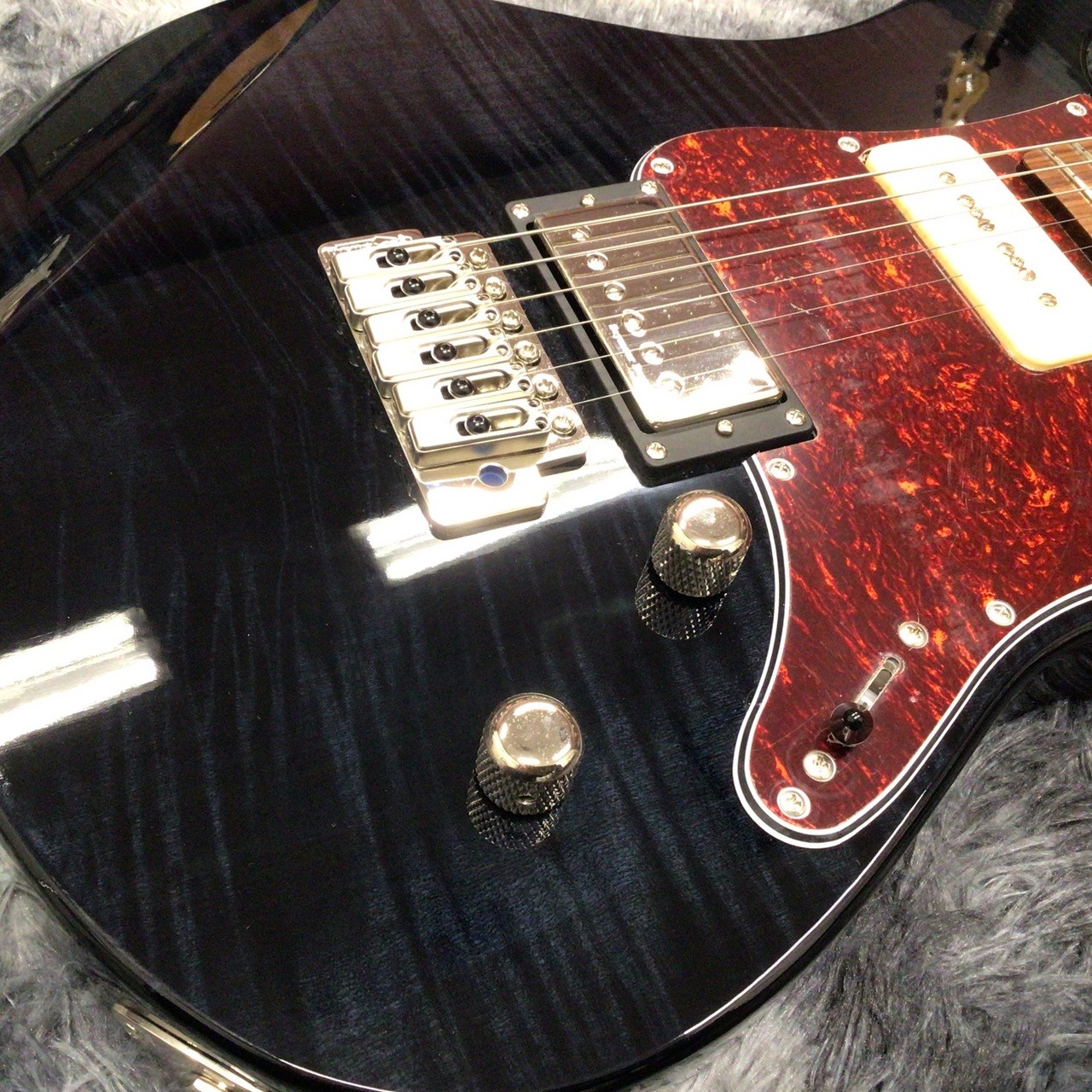 YAMAHA YAMAHA PACIFICA611VFM TBL Trancelucent Black 3.67kg