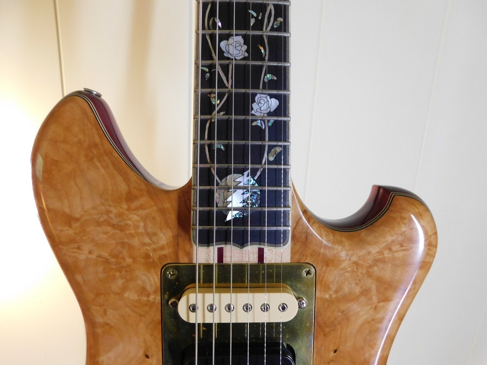 Bil Mitchell Tribute 2 Electric Guitar Maple Burl/Purpleheart !