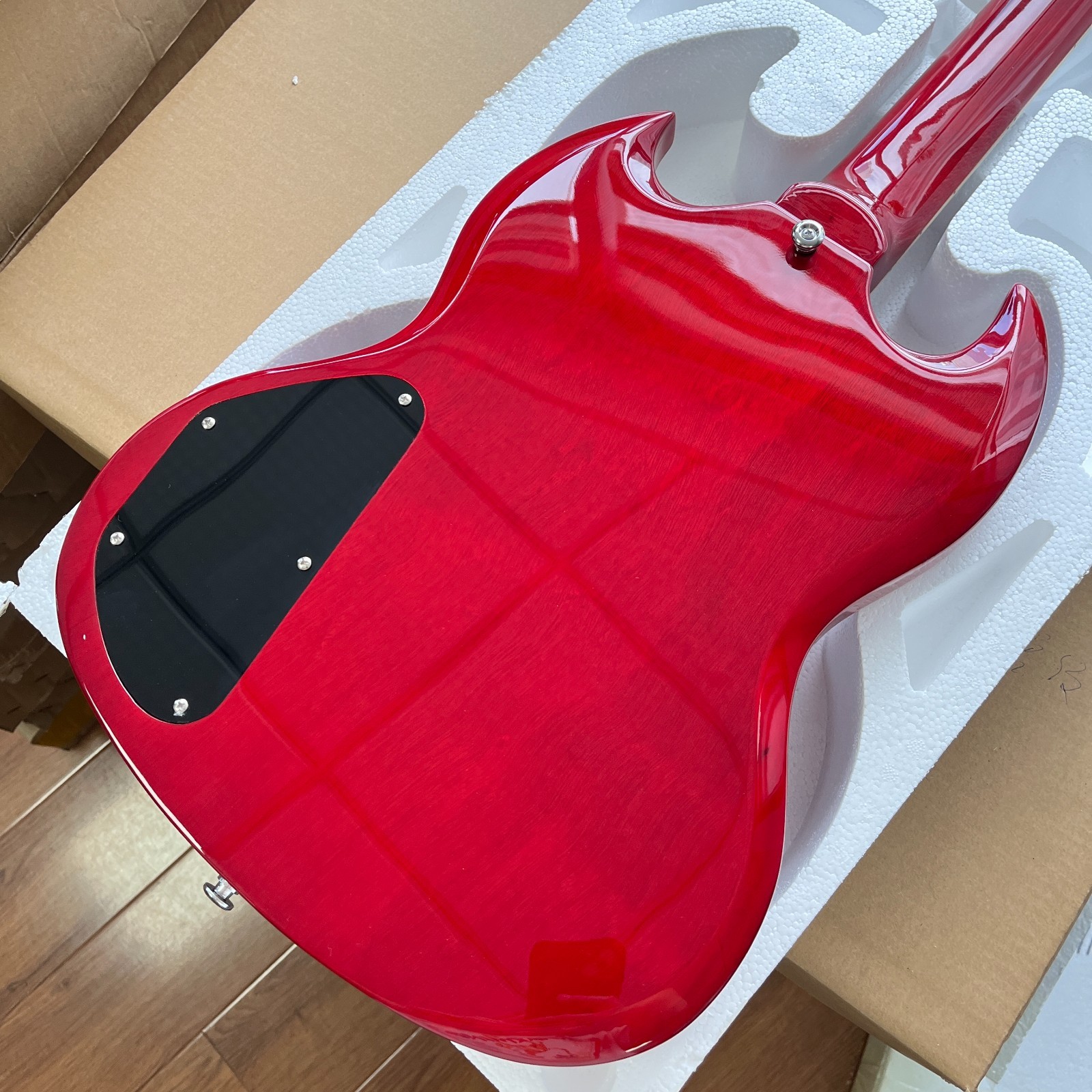 Custom Red Electric Guitar Rosewood Fingerboard Mahogany Body