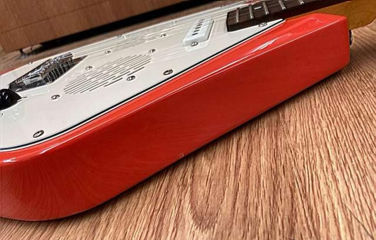 VOX APACHE-2 Phantom Guitar Salmon Red Built-in Speaker Battery Drive