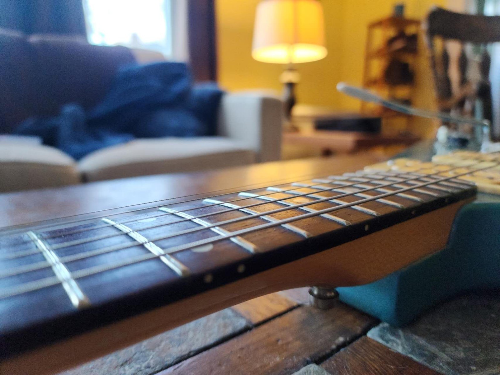 Hondo Deluxe Series 767 HH flying V vintage ’80s – blue
