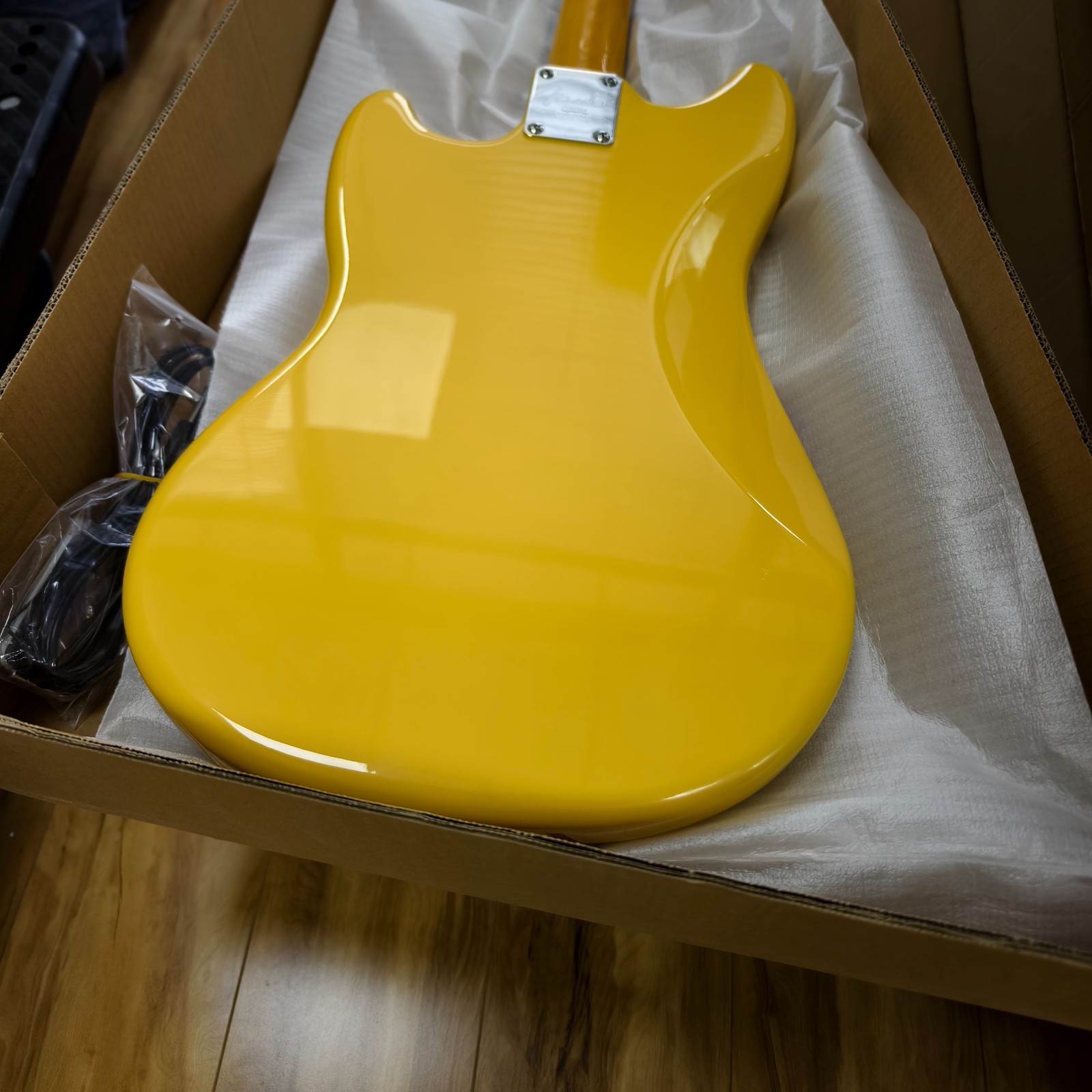 Vintera II ’70s Competition Mustang Electric Guitar Yellow with Red Stripes