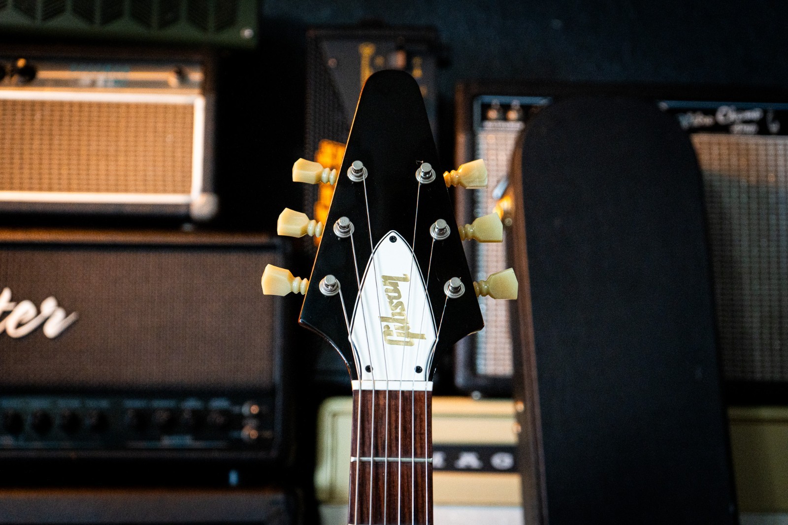 Gibson Custom Shop ’67 Flying V w/ Vibrola 2000 – Natural – MINT – OHSC & Candy