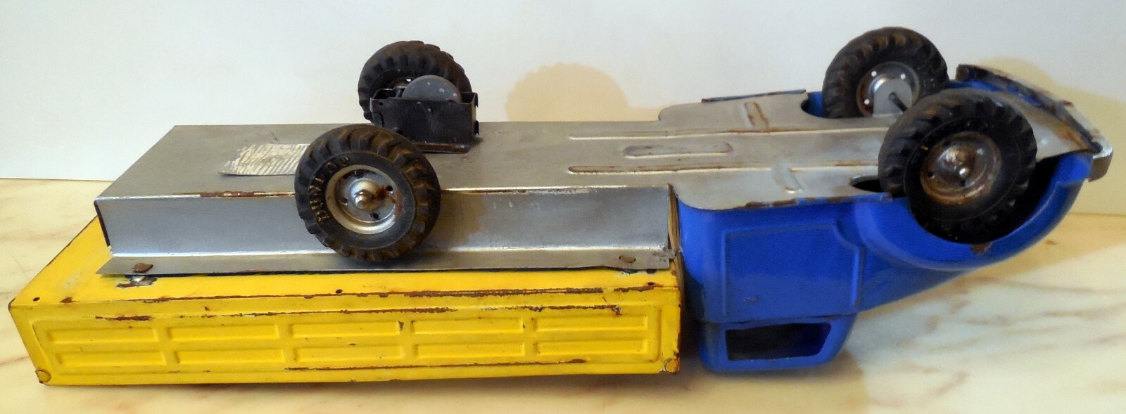 VINTAGE LARGE TIN TOY TRUCK DUNLOP 1950s