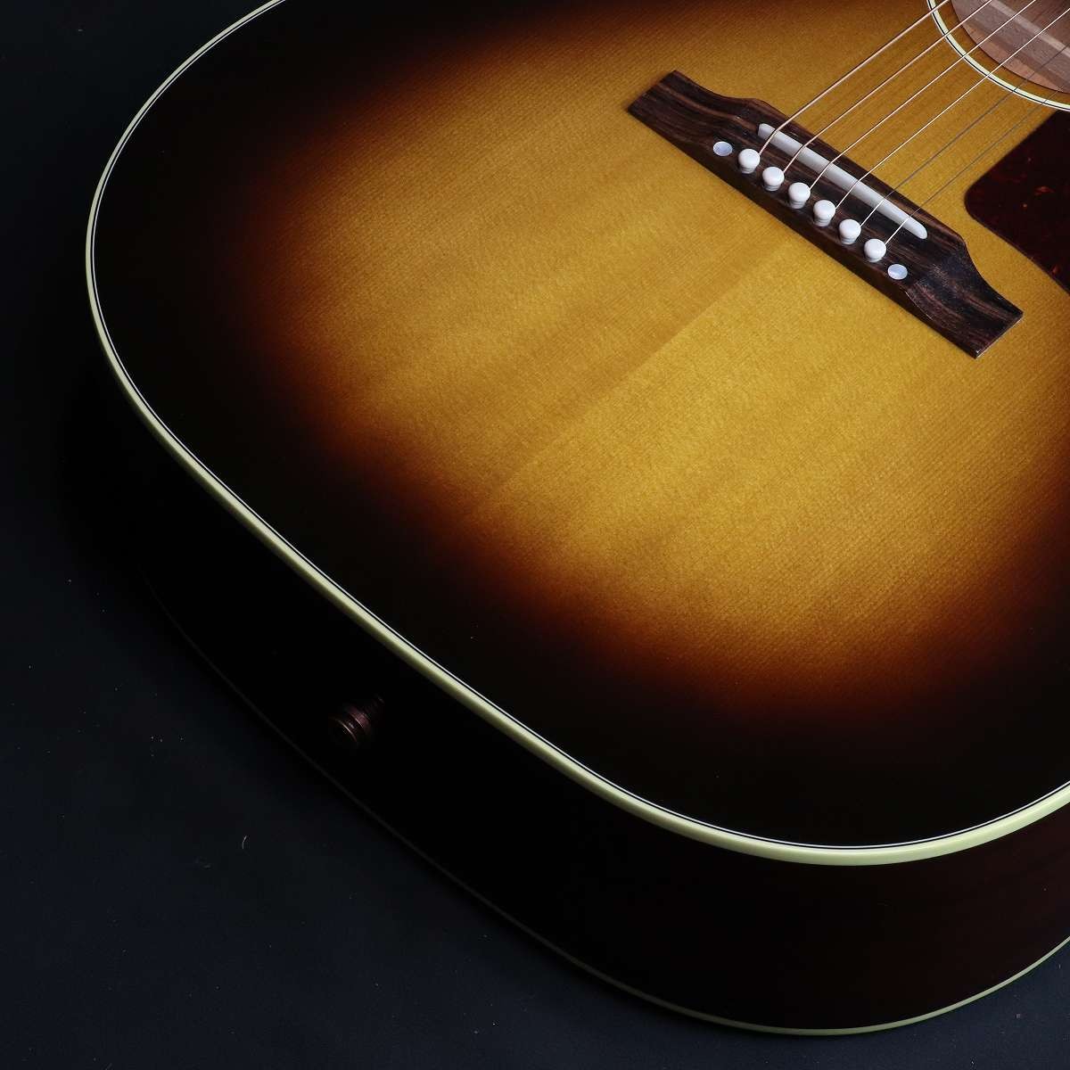Gibson / 1950s J-45 Original Vintage Sunburst Serial Number: 22955092 1.97kg
