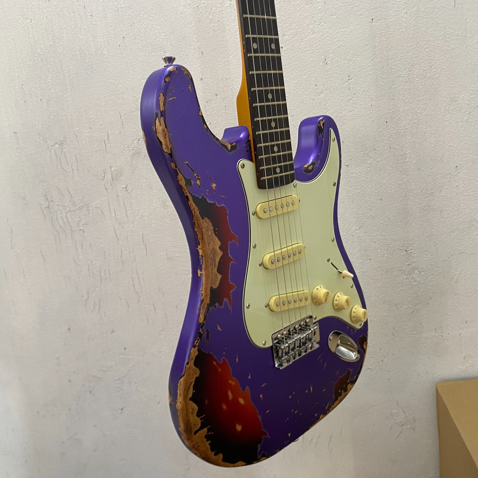 Alder body Electric Guitar 3S Pickups 21frets Chrome hardware maple neck