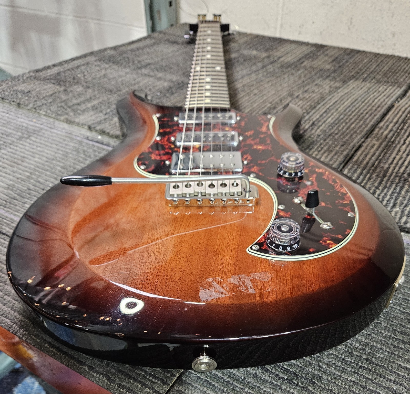 Paul Reed Smith PRS S2 Studio RH 6-String Electric Guitar Tobacco Sunburst -READ