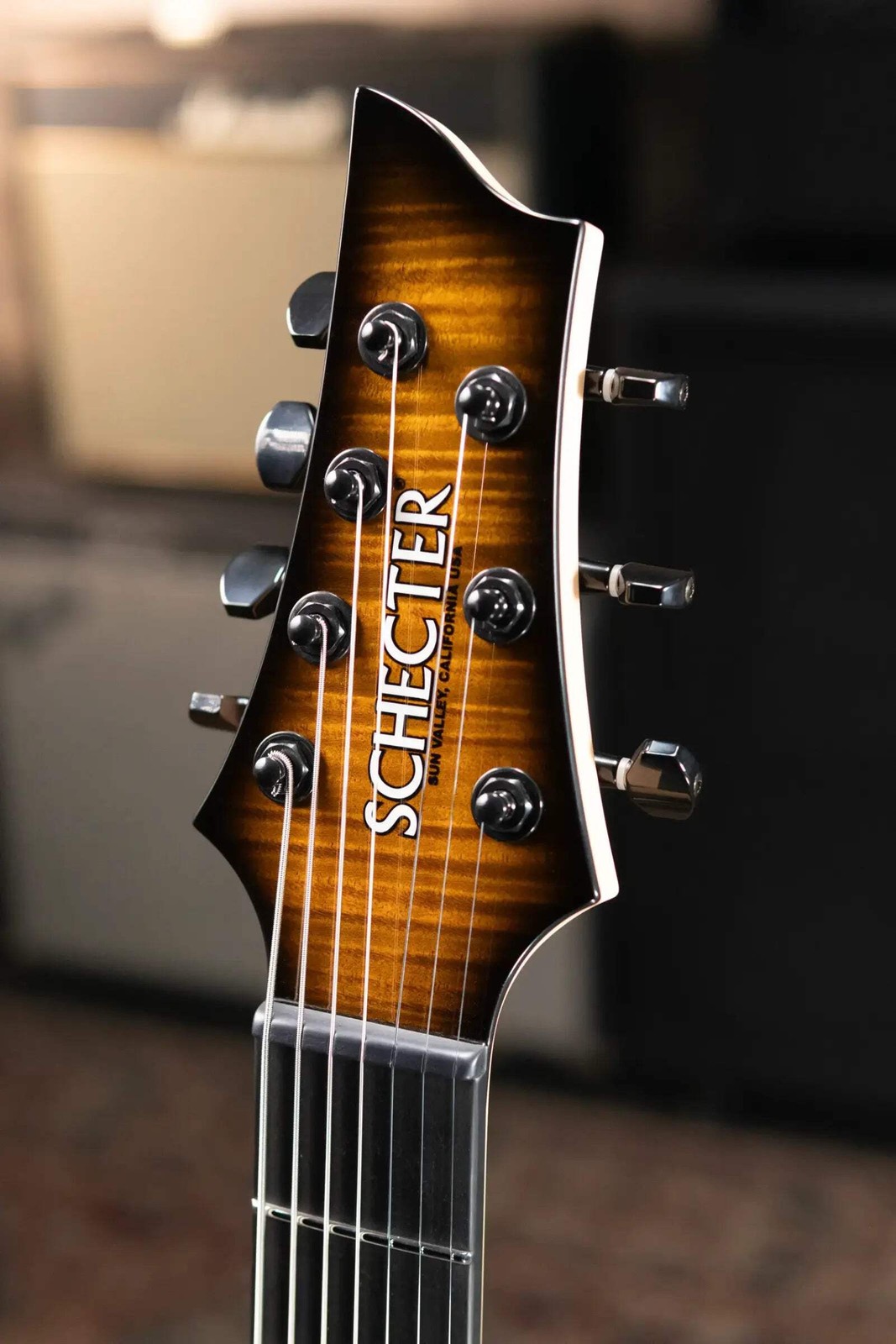 Schecter Custom Shop Sunset Extreme 7-String Electric Guitar – 2-Tone Sunburst F