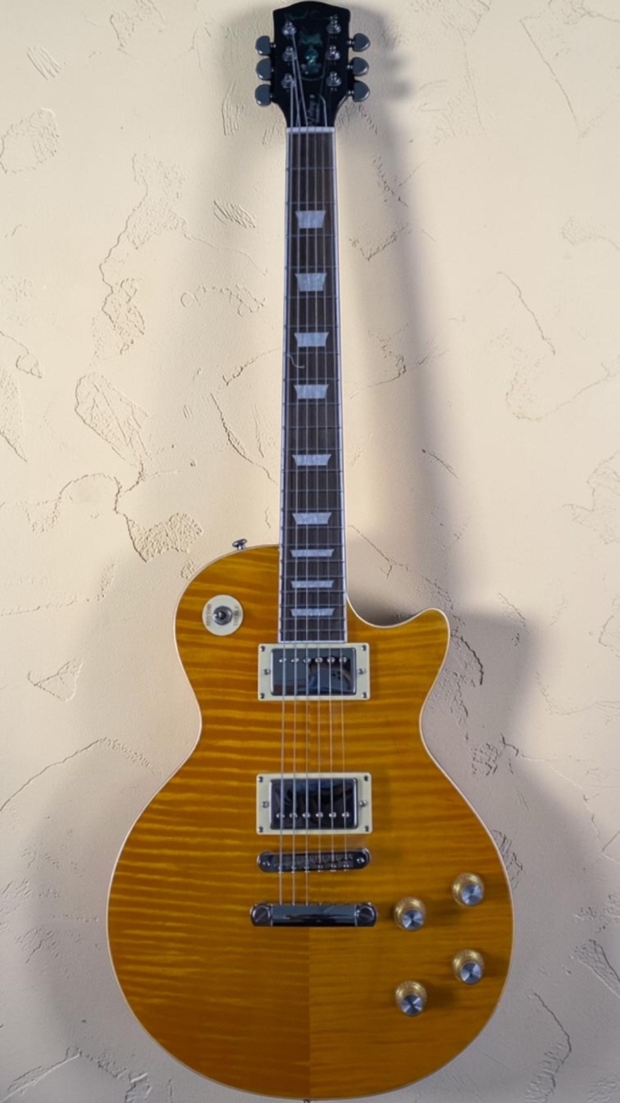 Bad Cat Vintage Standard Sweet Mango Electric Guitar Roasted One Piece Mahogany