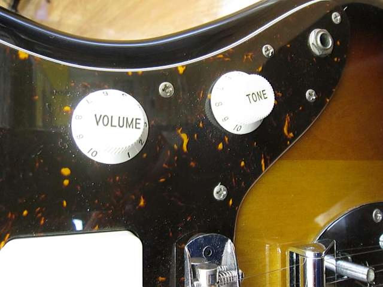 FENDER JAPAN JM66 Electric Guitar-07