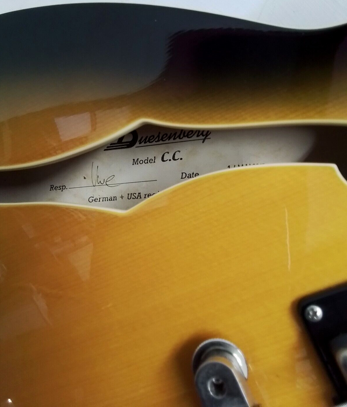 Duesenberg CC Carl Carlton Hollow Body guitar 2013 – 2 Tone Sunburst – VGC