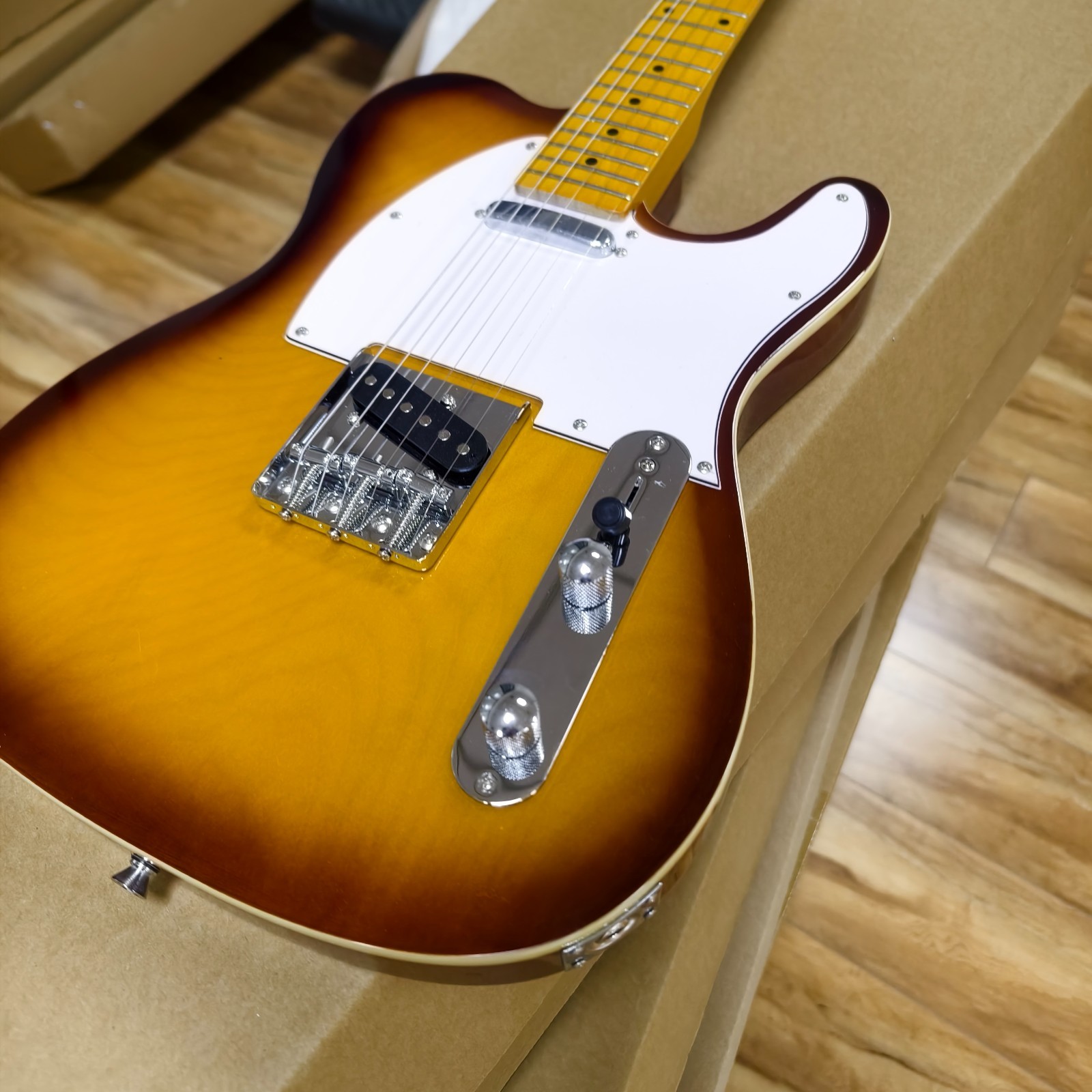 TL Electric Guitar 2 Tone Sunburst Solid Ash Body Maple Neck White Pickguard