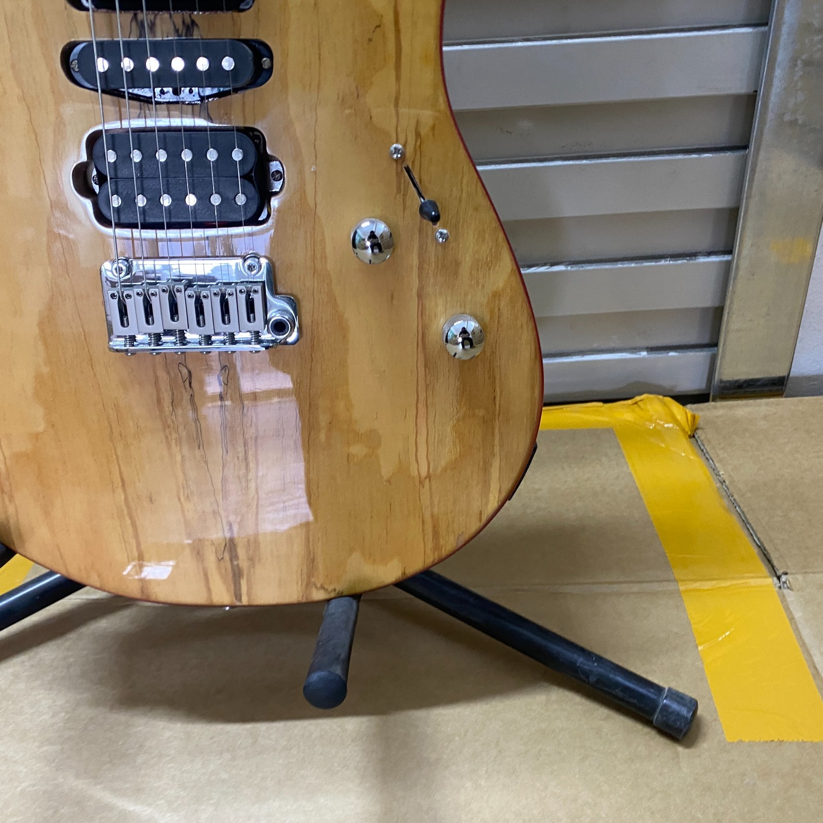 Wood color Electric Guitar, Rosewood Fingerboard basswood body 24frets US