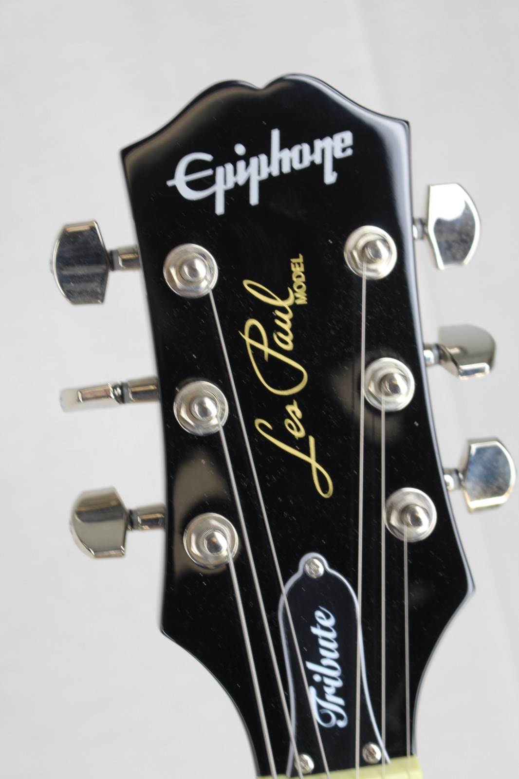 *CRACK* Epiphone Les Paul Tribute Electric Guitar, Ebony Burst #R6863