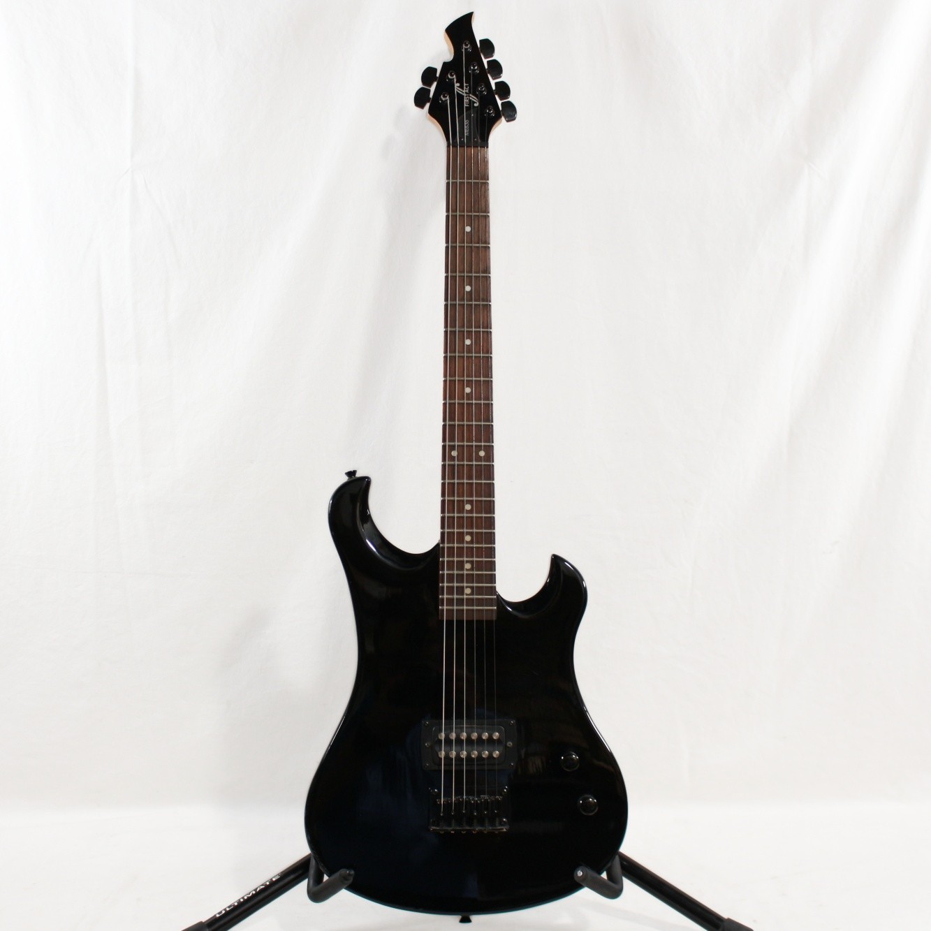 First Act ME636 Double Cutaway Electric Guitar in Black (FOR PARTS-NOT WORKING)
