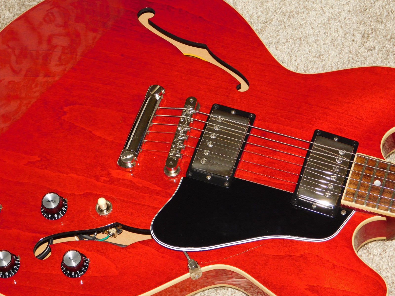 Gibson ES-335 Semi-Hollow Electric Guitar Sixties Cherry 2021