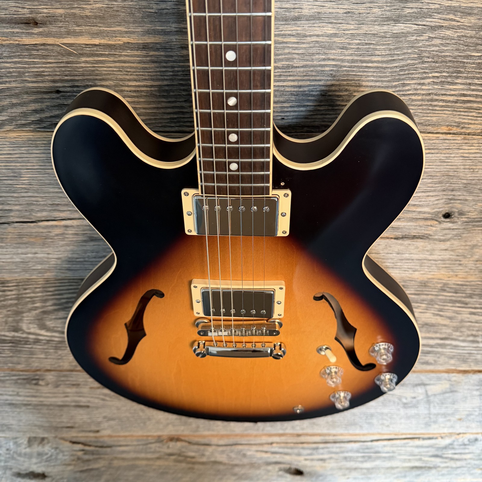 Used Gibson ’24 ES335 Satin Semi Hollowbody Guitar – Vint Sunburst w/DLX Bag