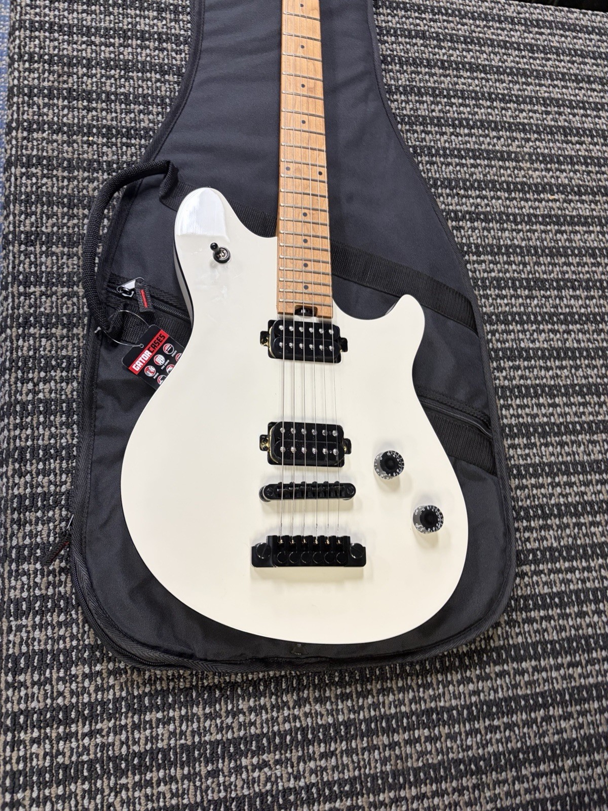 EVH Wolfgang Special T.O.M. Baked Maple Husk White