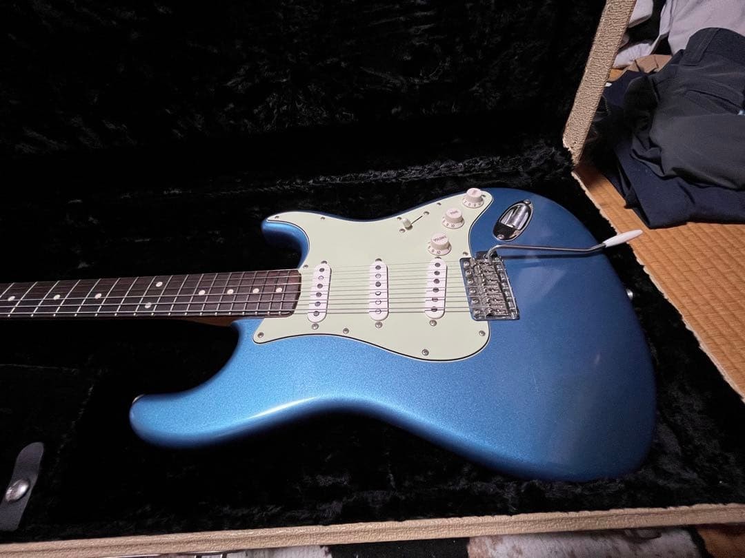Vintera II Road Worn ’60s Stratocaster Lake Placid Blue Used, Rare, 9.5″ Radius