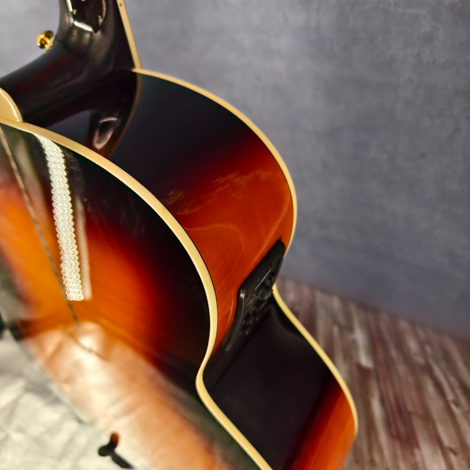 Ship US SJ-200 Standard Acoustic-Electric Guitar Vintage Sunburst Solid Spruce