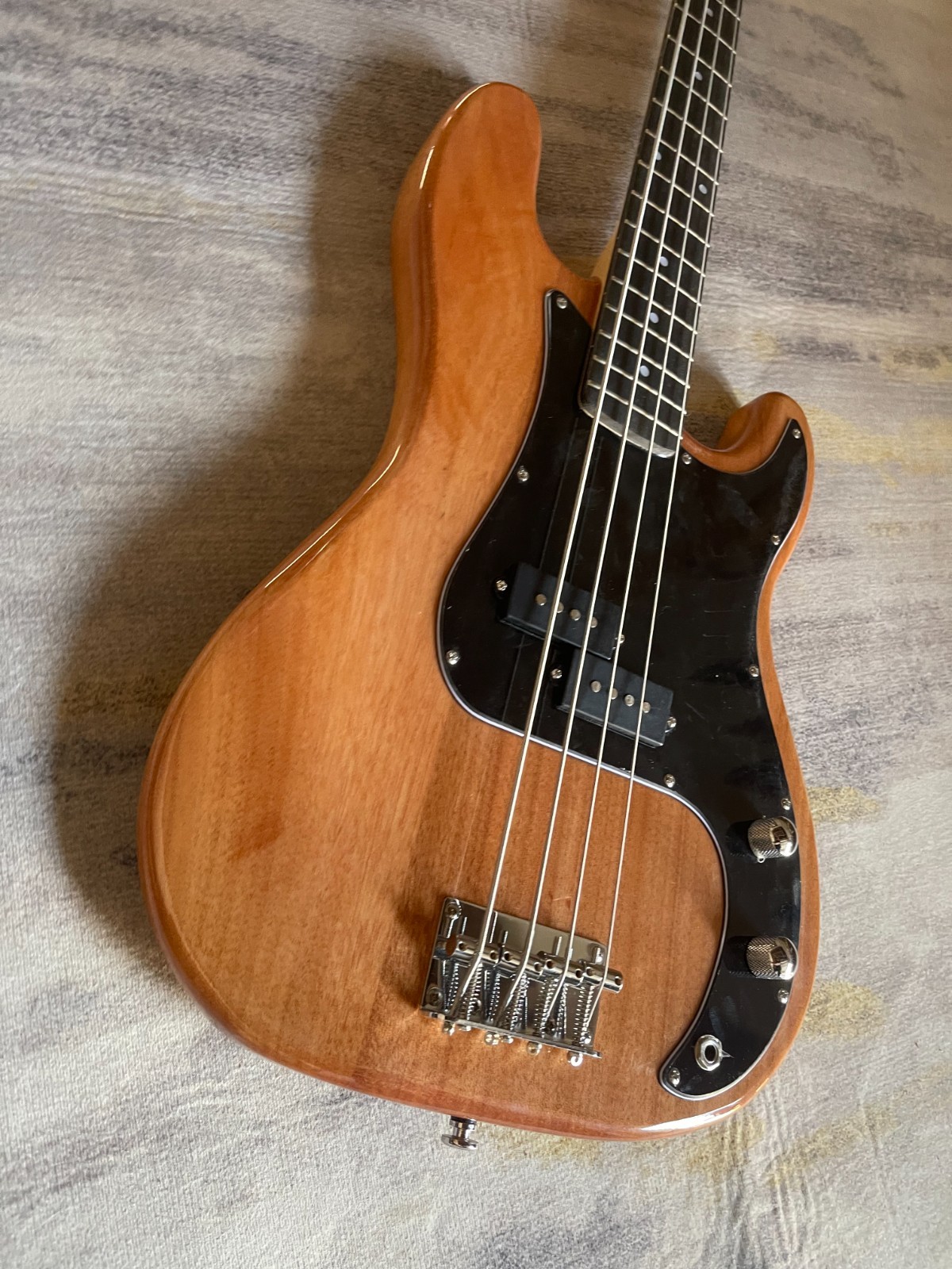 Brown P-Bass Electric guitar Mahogany Body – 20 Frets