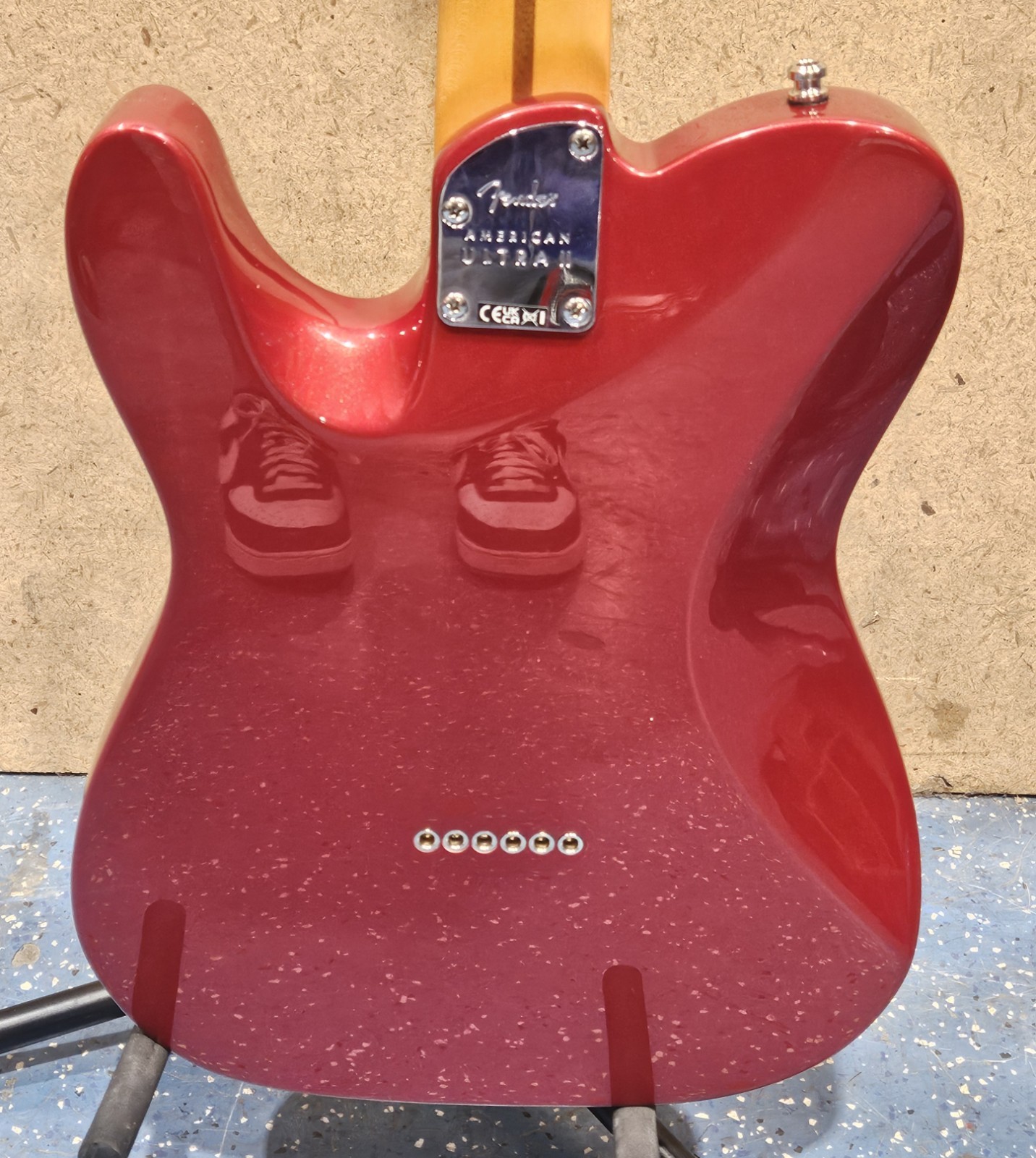 Fender American Ultra II Telecaster Maple – Sinister Red with Hard Case