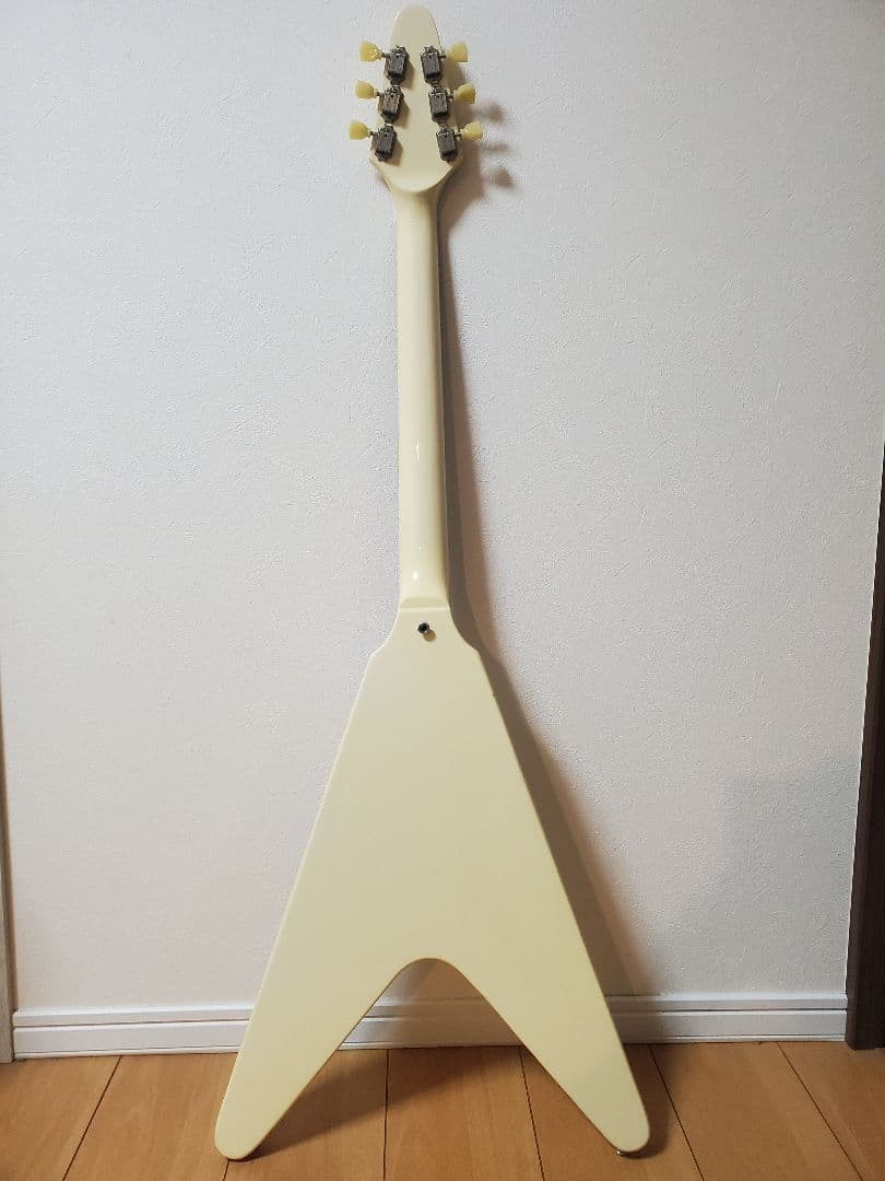 Fernandes Flying V 70’s White Electric Guitar W/Gig Bag Shipping From Japan