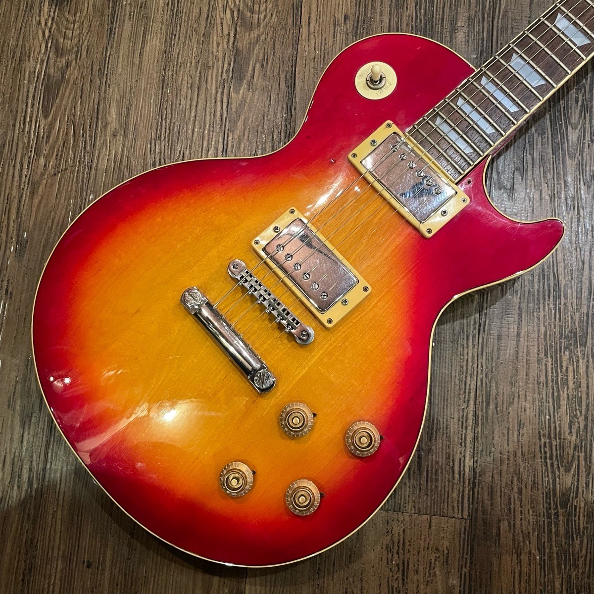 YAMAHA SL-400S Sunburst Electric Guitar Used Product Shipping From Japan