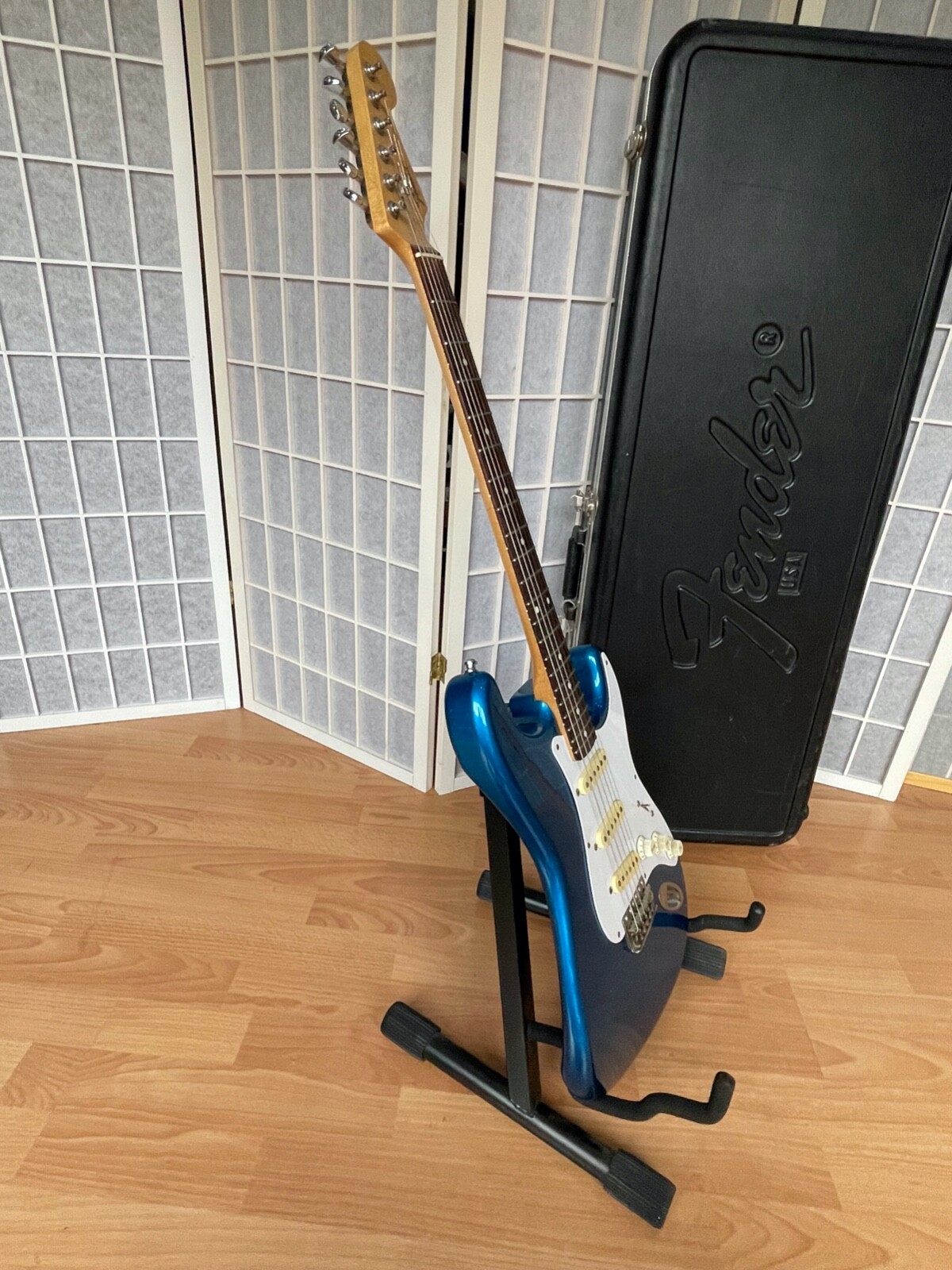 FENDER Stratocaster Japan E-Guitar I021928 Approx. 1989/1990 I Series Blue Case