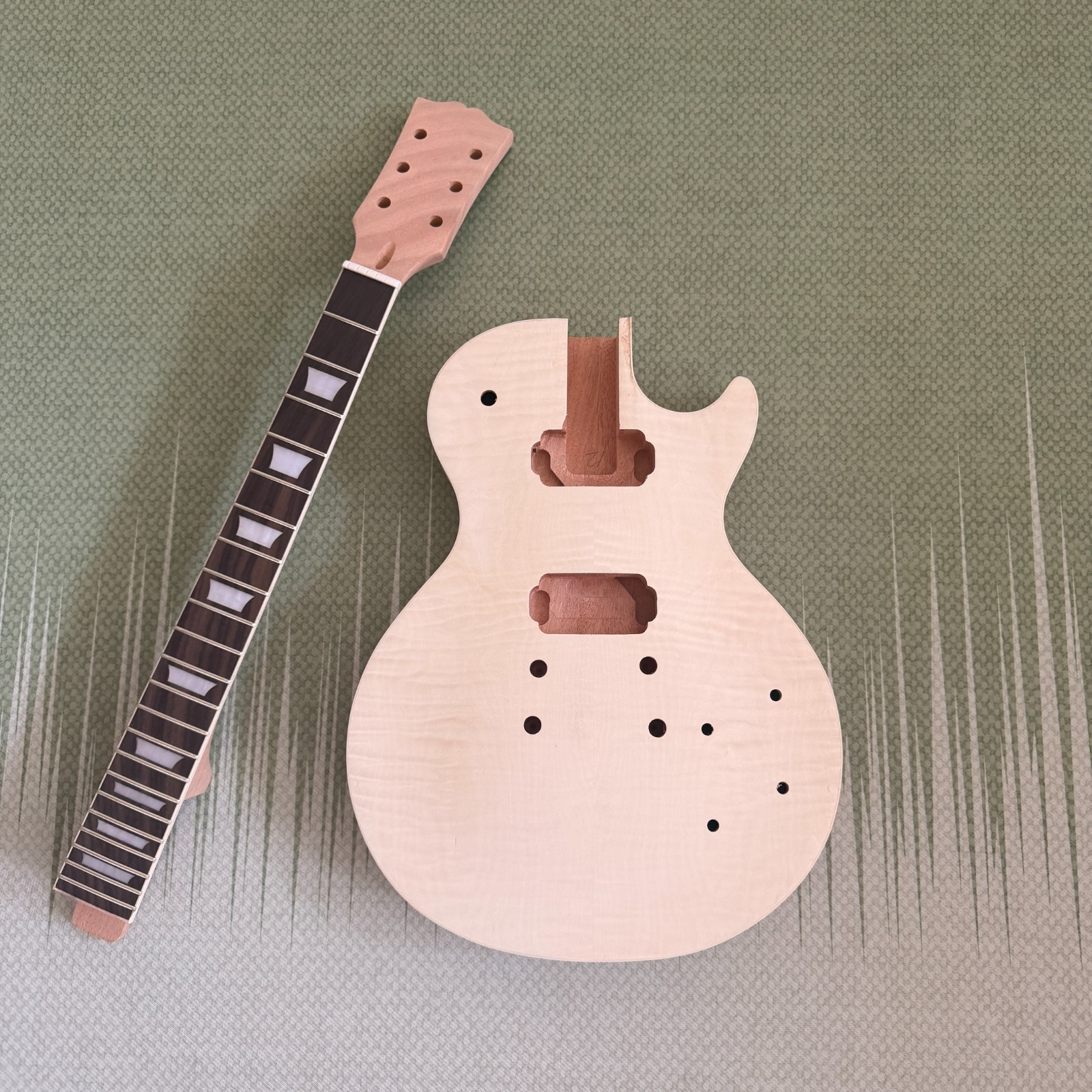 DIY 6-string LP Style Electric Guitar Kit Single binding Flame Maple Top CR part