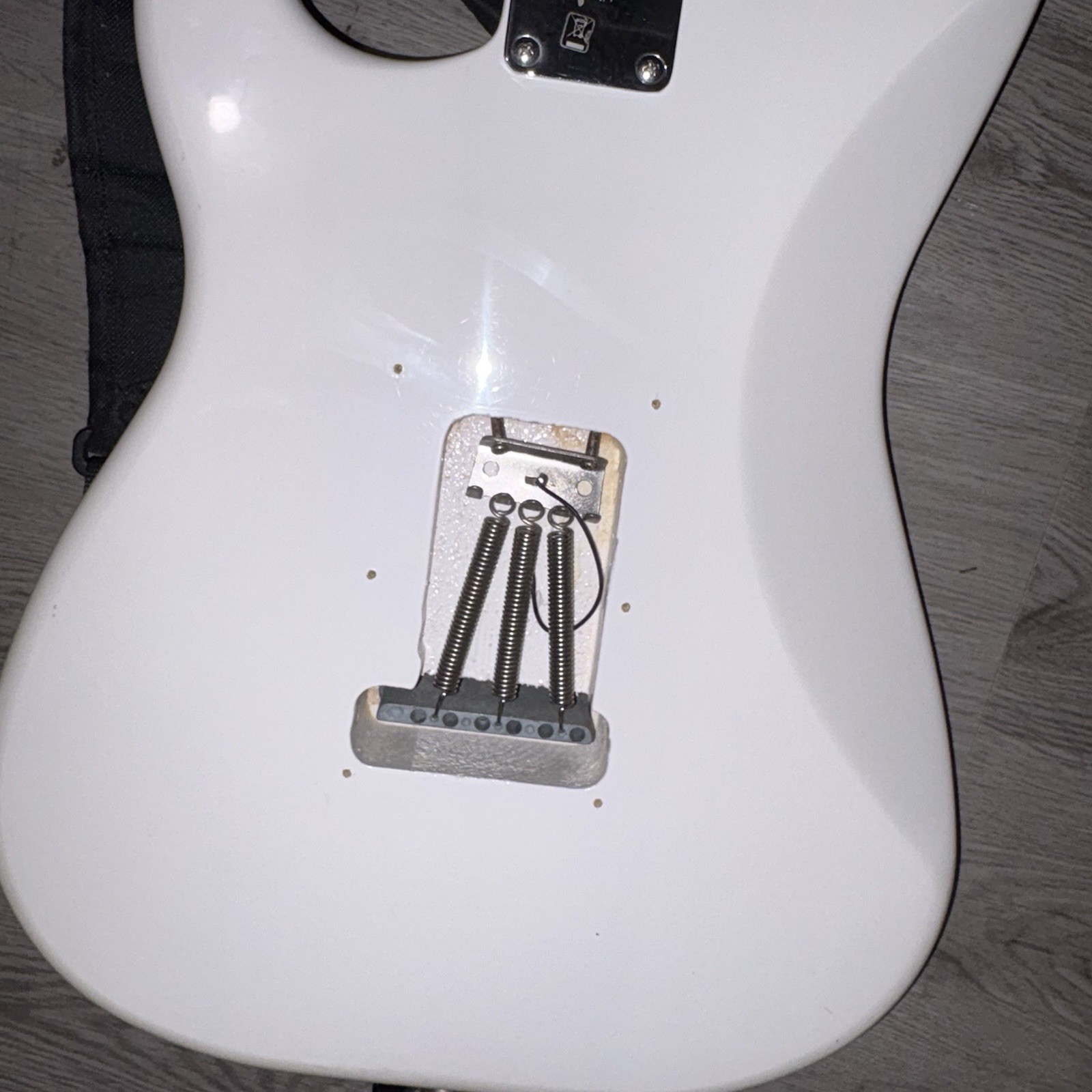 Fender Stratocaster 6-String Electric Guitar made in 2007 Off White used