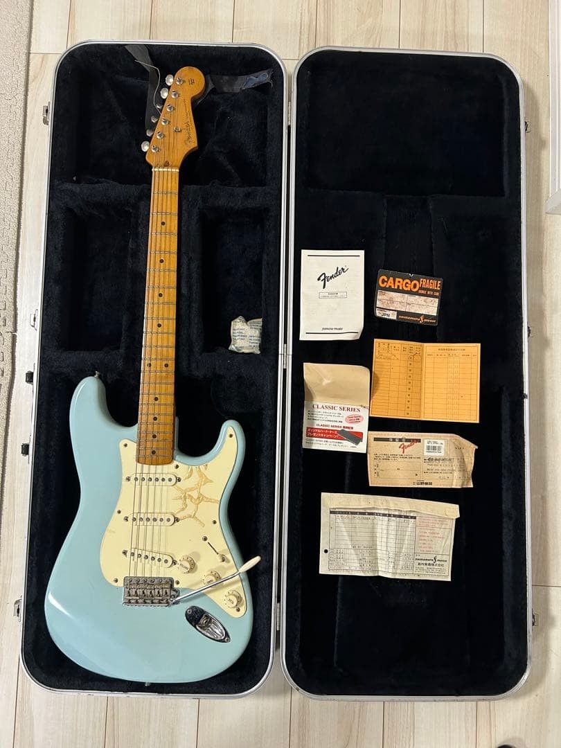 FENDER Stratocaster ’50s Mexico Electric Guitar with Strap & Hard Case